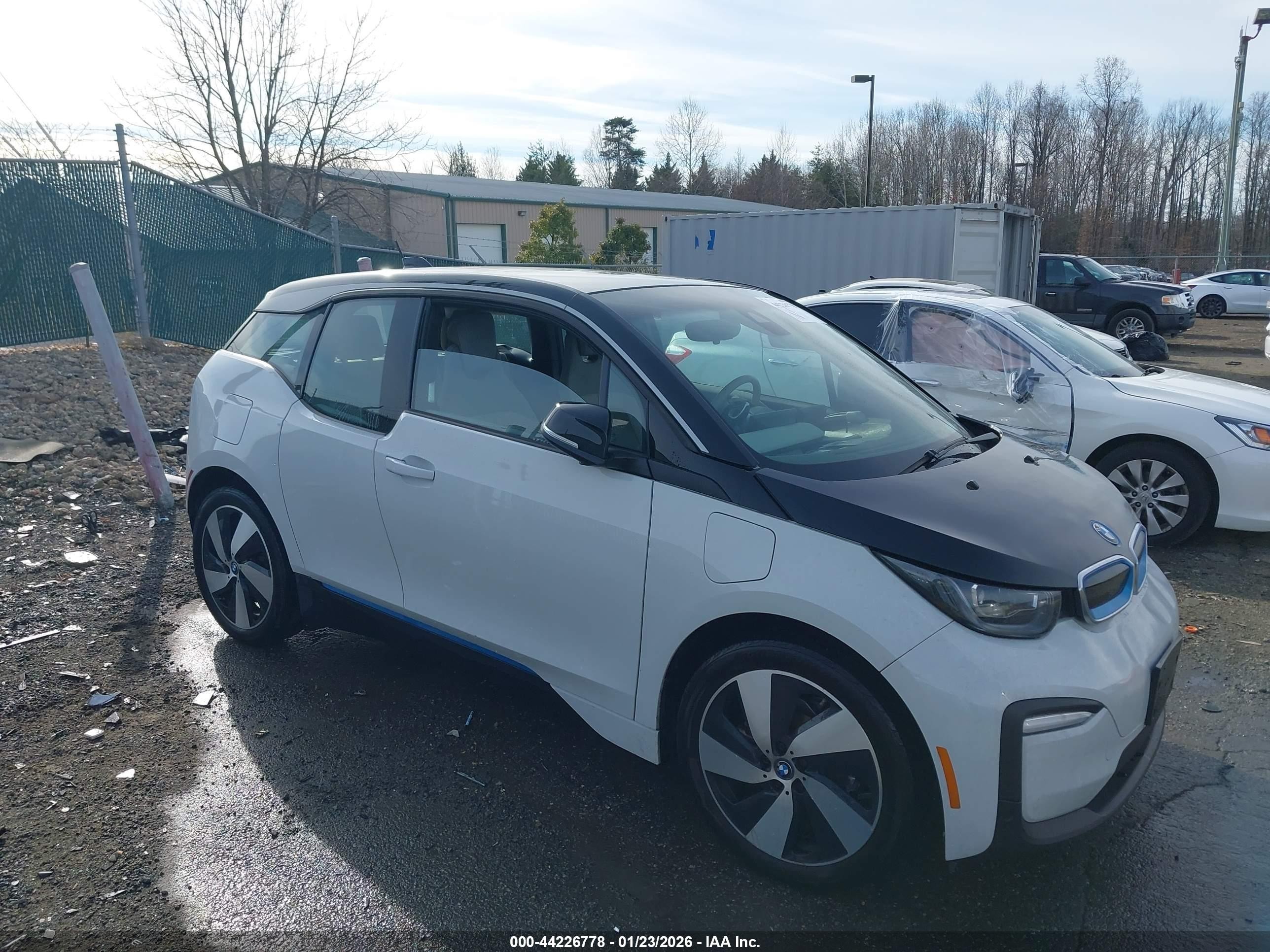 2020 BMW i3, VIN WBY8P4C02L7G40127 — Front end