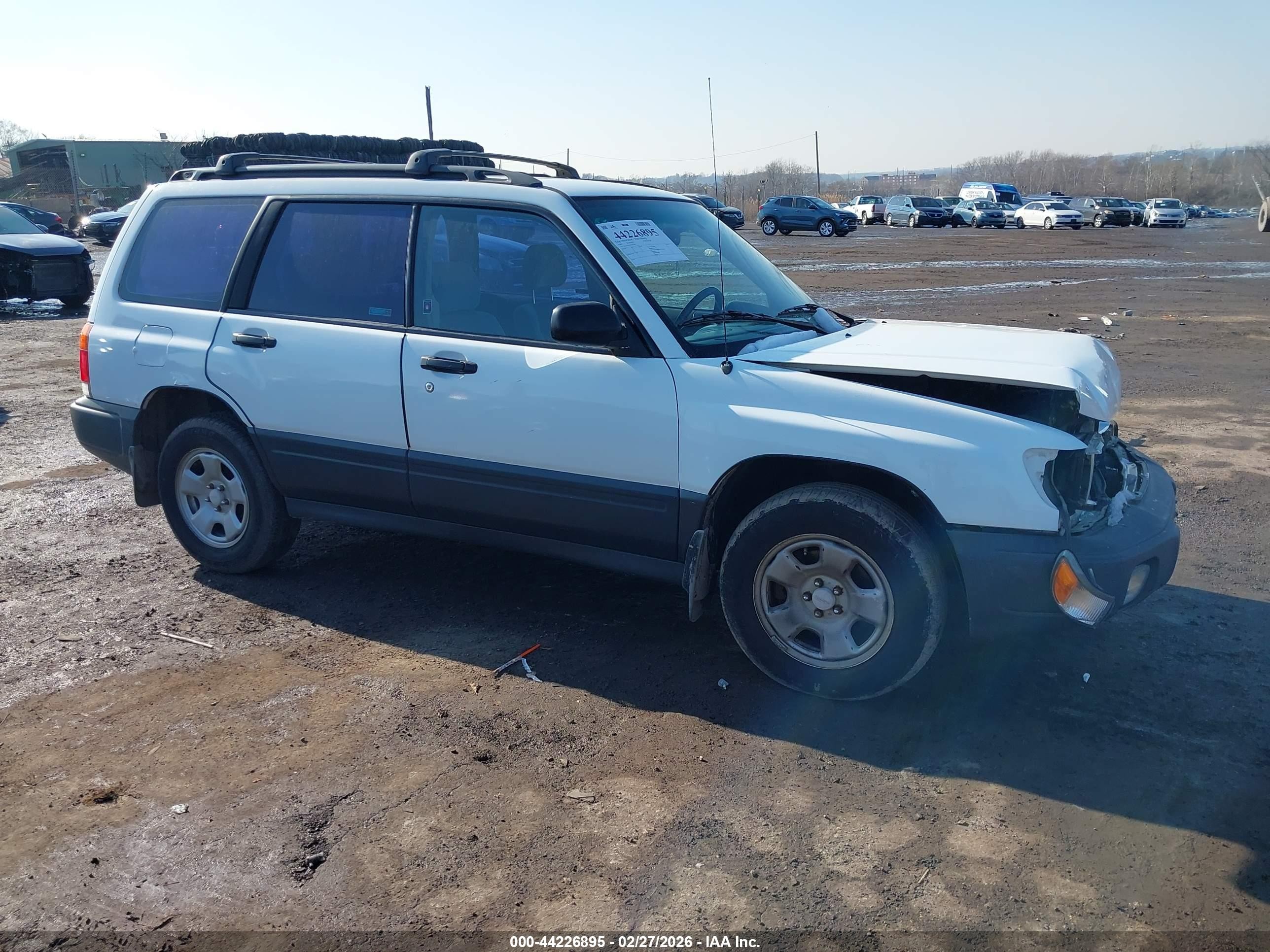 2000 Subaru Forester L, VIN JF1SF6356YH701744 — Перед