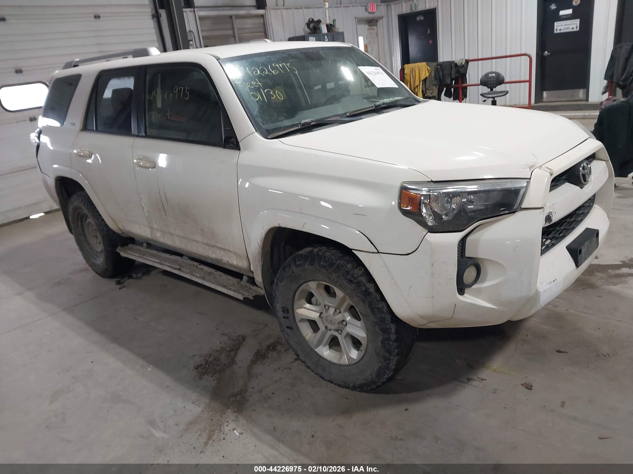 2018 Toyota 4Runner TRD Off Road, VIN JTEBU5JR1J5605216 — Rear end