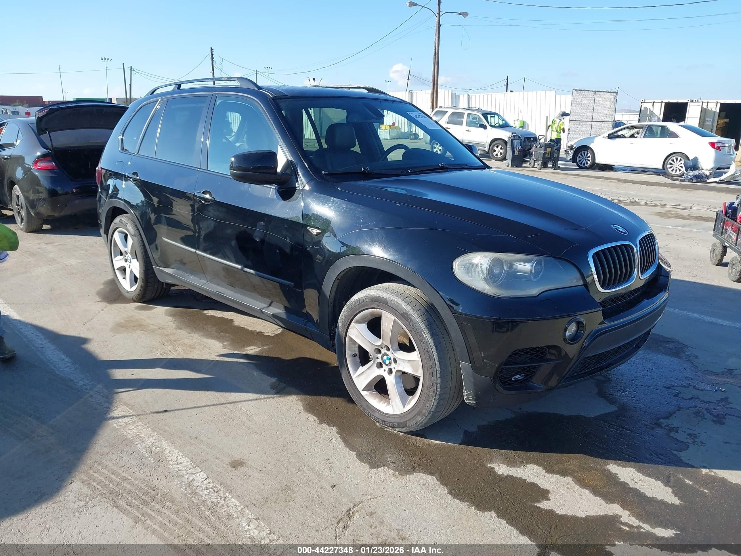 2011 BMW X5 35d, VIN 5UXZW0C52BL657136 — Vandalism