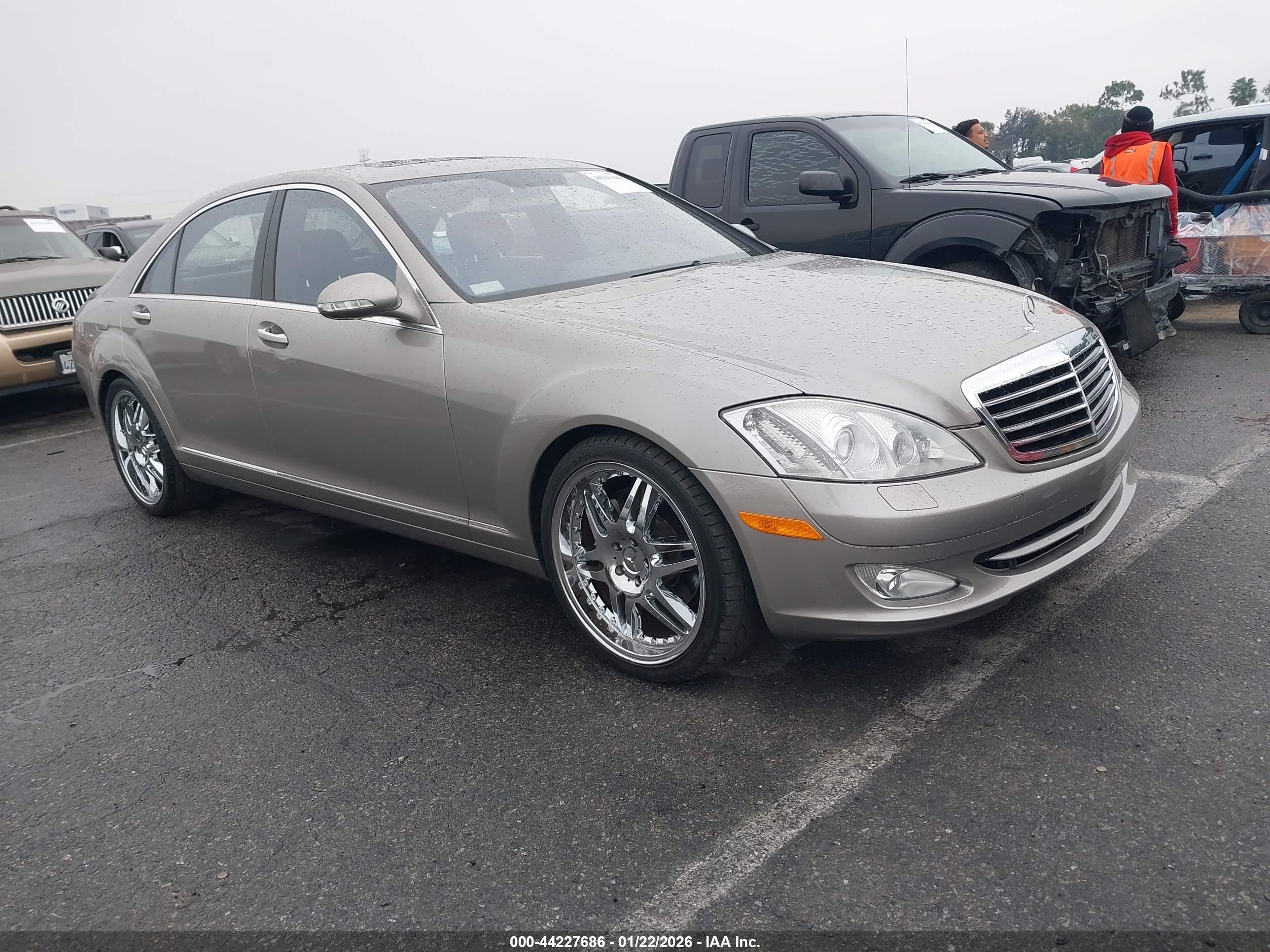 2007 Mercedes-Benz S 550, VIN WDDNG71X67A078699 — Front end