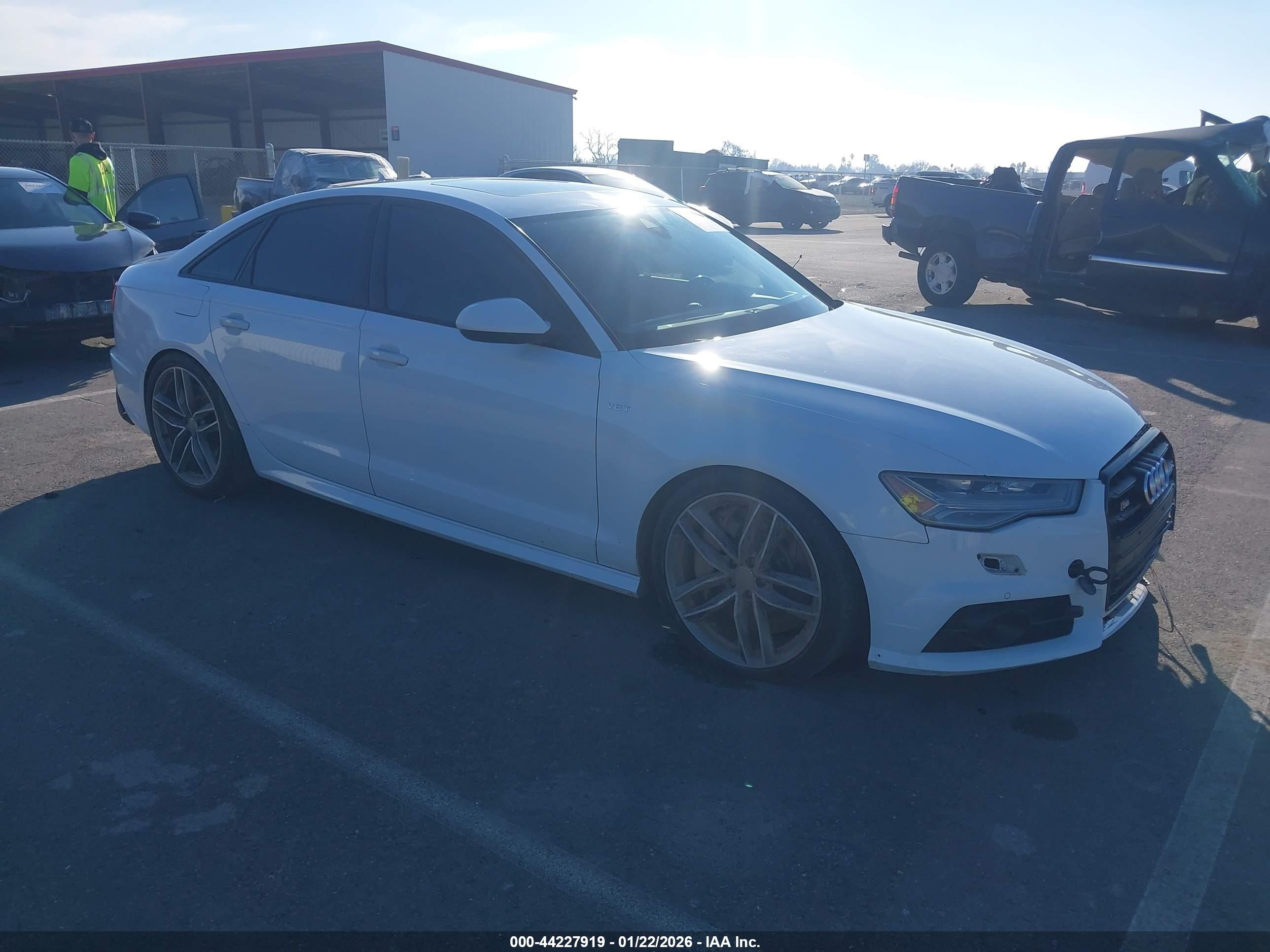 2017 Audi S6 Prestige, VIN WAUHFAFC7HN126456 — Перед