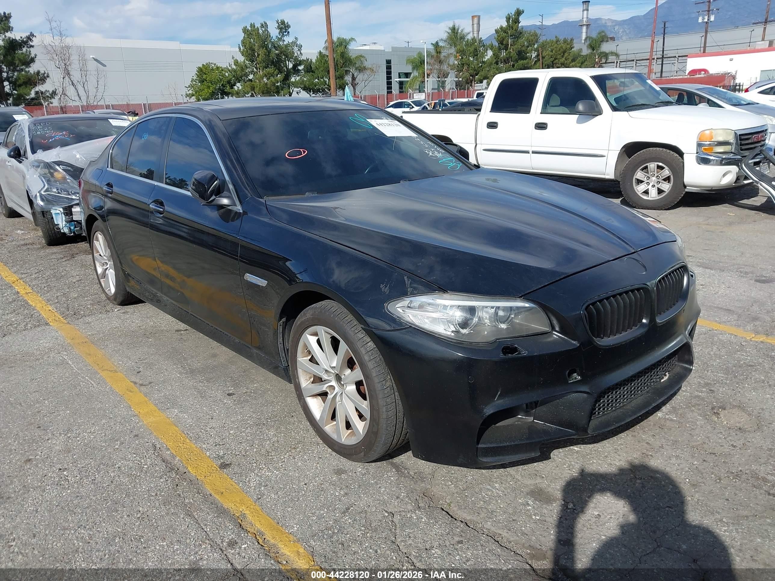 2016 BMW 5 Series 535i, VIN WBA5B1C5XGG552617 — Front end