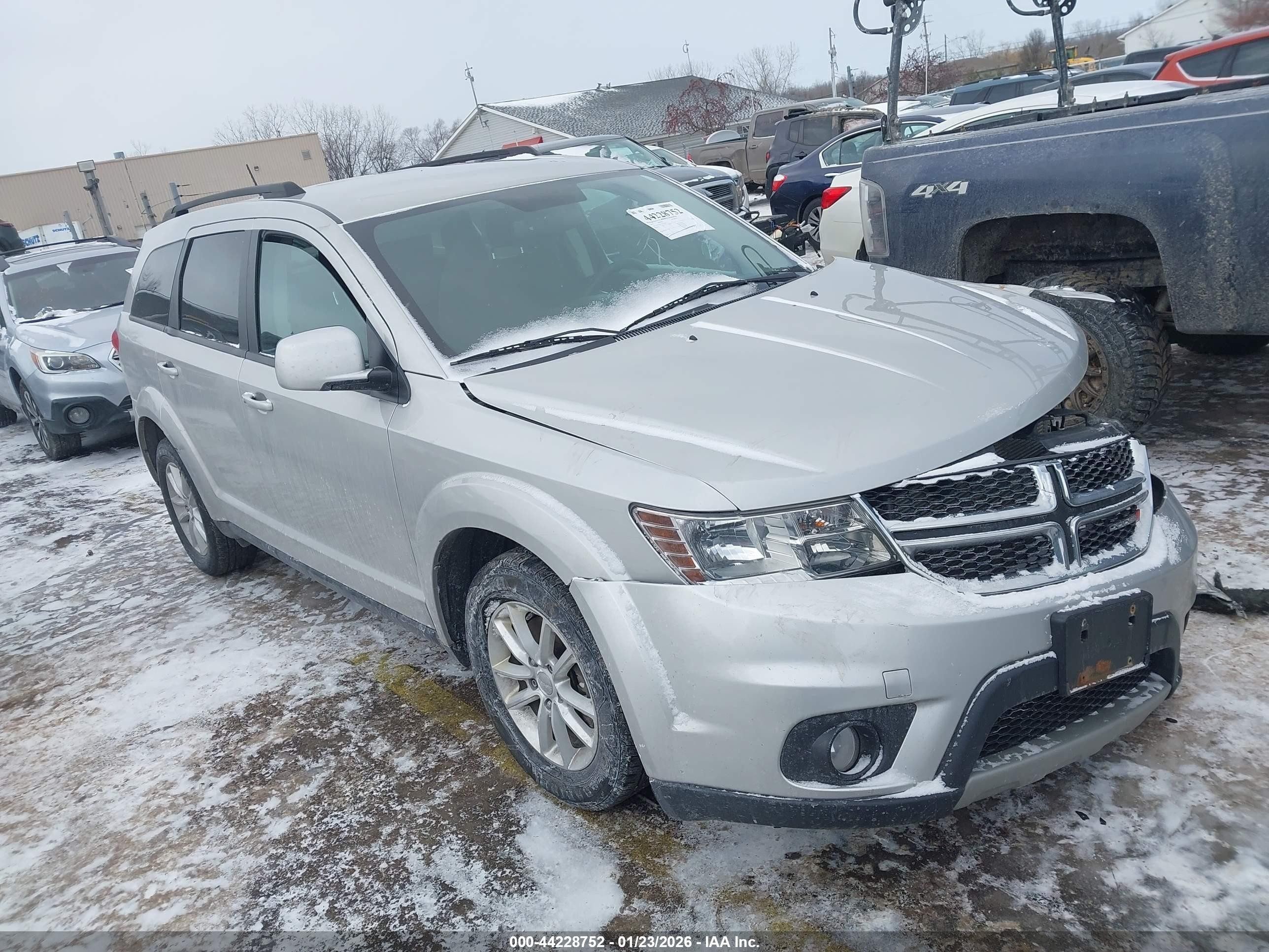 2013 Dodge Journey SXT, VIN 3C4PDCBG7DT588079 — Front end