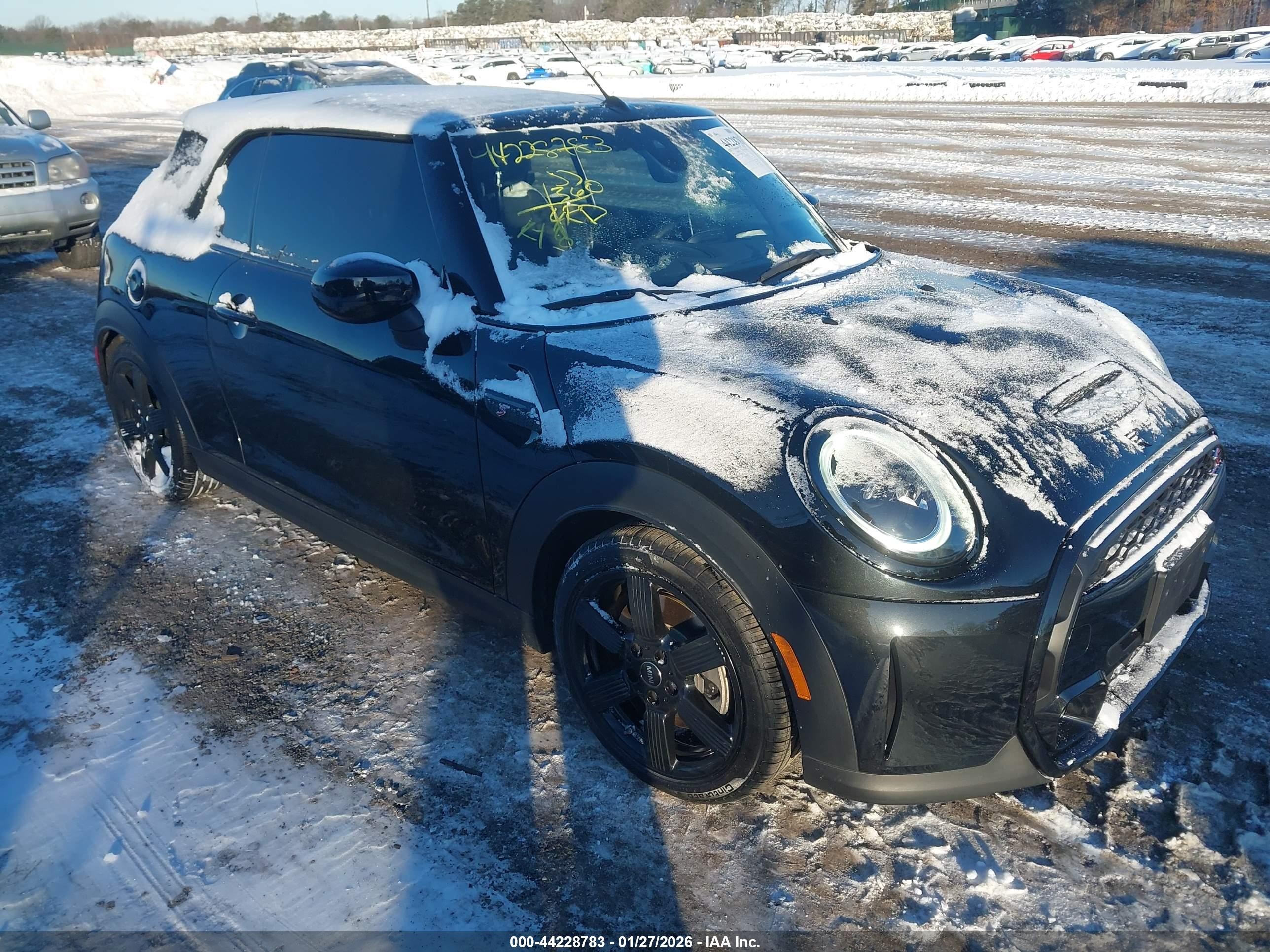 2024 MINI Convertible Cooper S, VIN WMW43DL02R3R83395 — Rear end