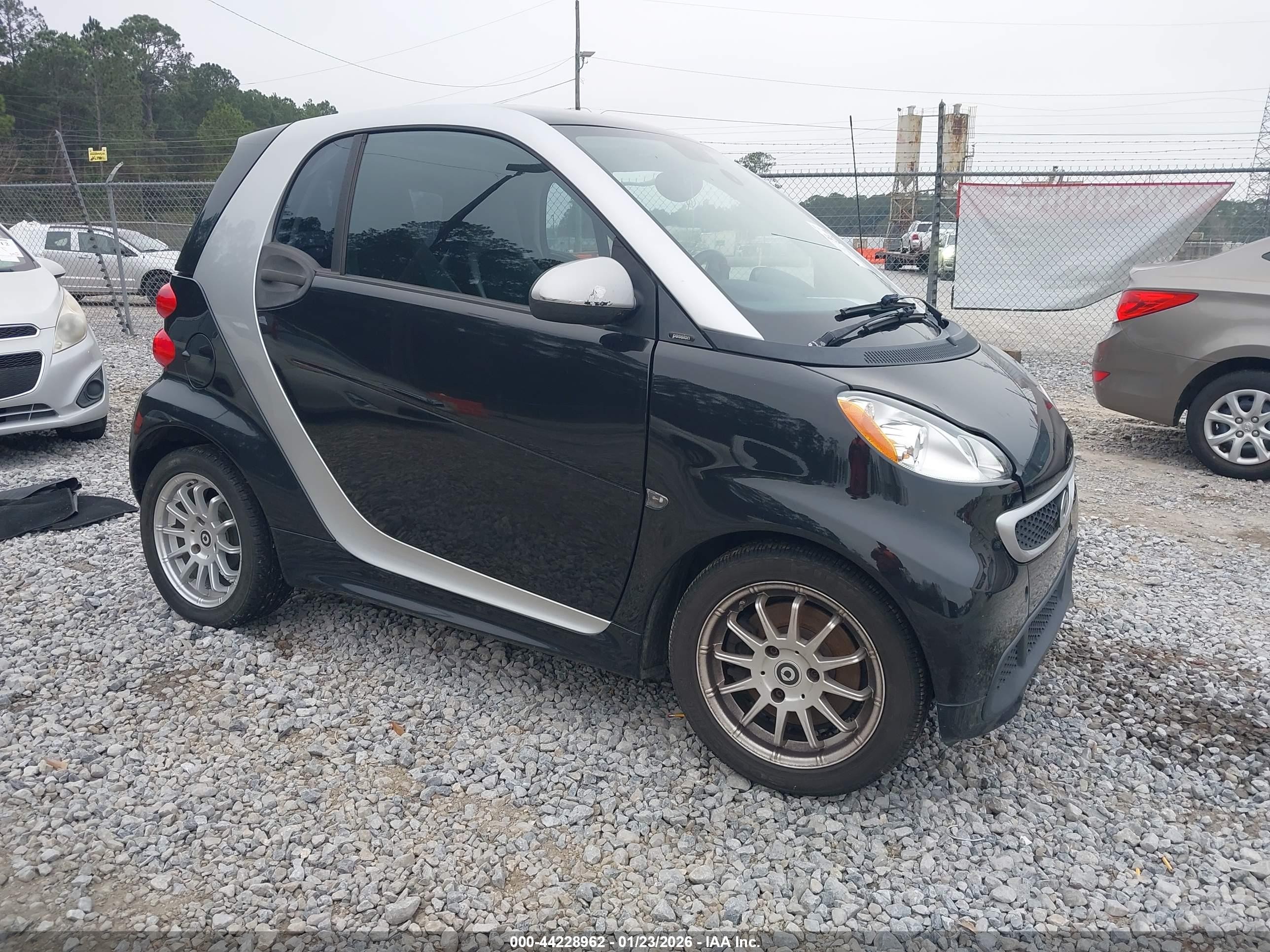 2013 Smart fortwo Pure, VIN WMEEJ3BA3DK683074 — Не указано