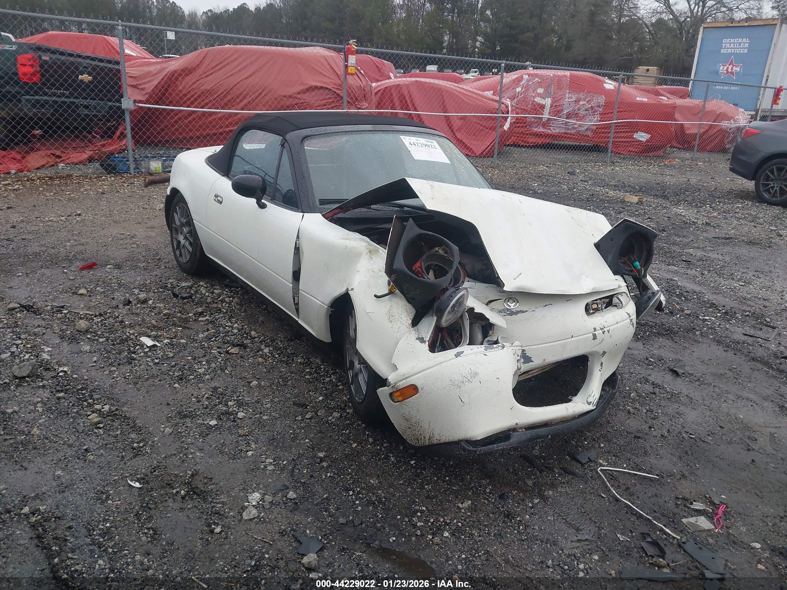1995 Mazda MX-5 Miata, VIN JM1NA3533S0602756 — Front end