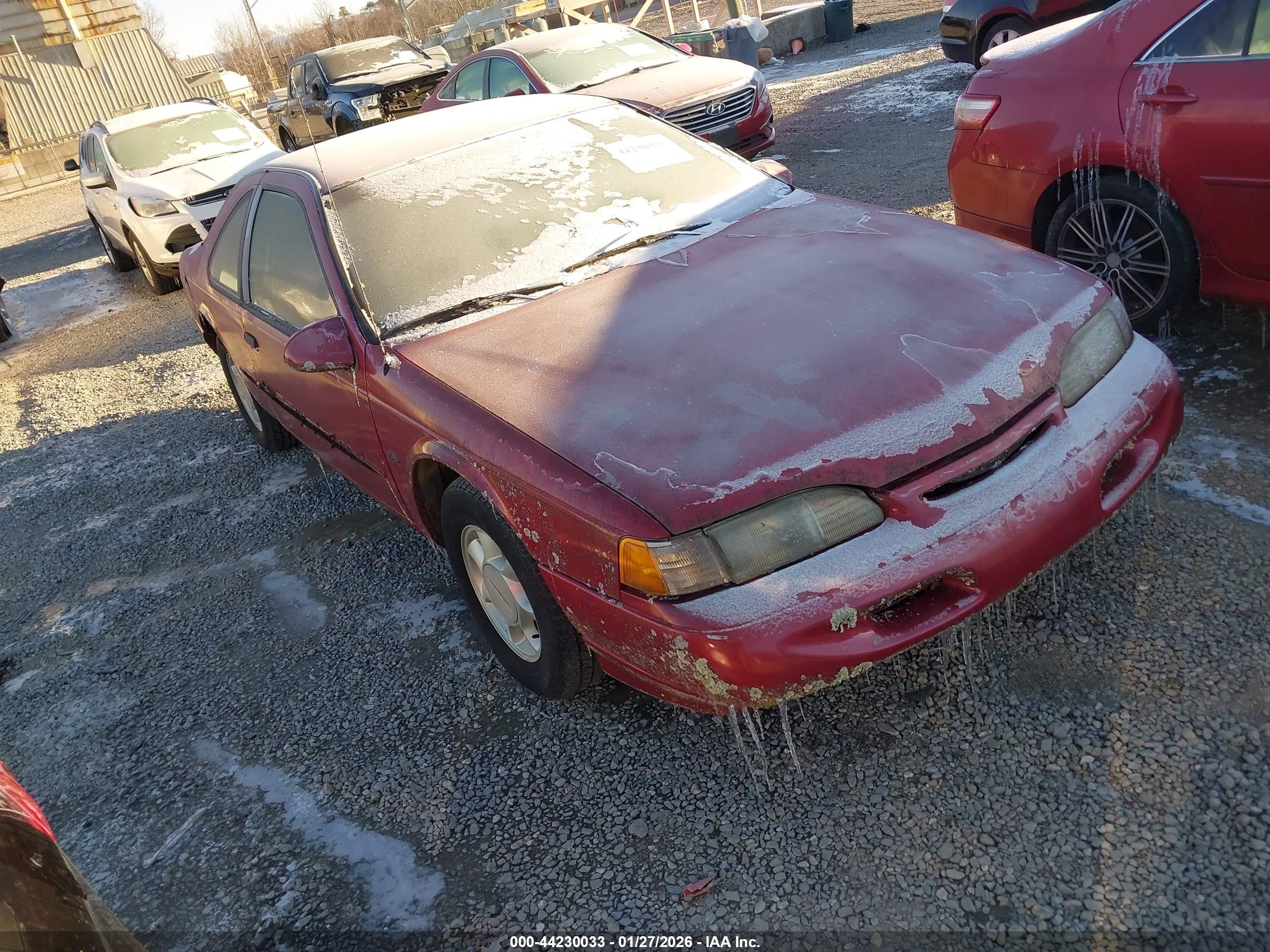 1995 Ford Thunderbird LX, VIN 1FALP62W5SH140729 — Normal wear
