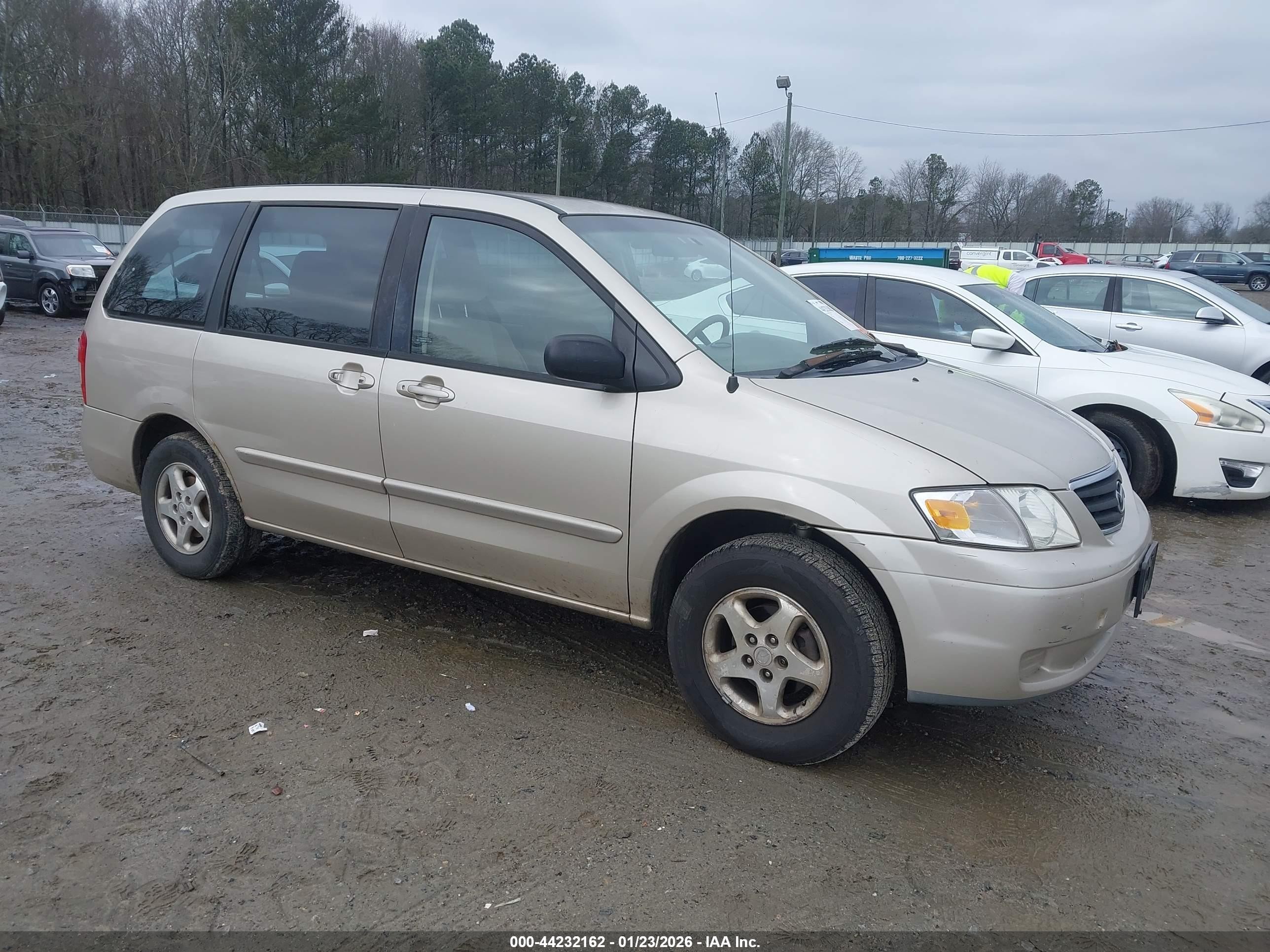 2000 Mazda MPV DX, VIN JM3LW28G5Y0147930 — Rear end