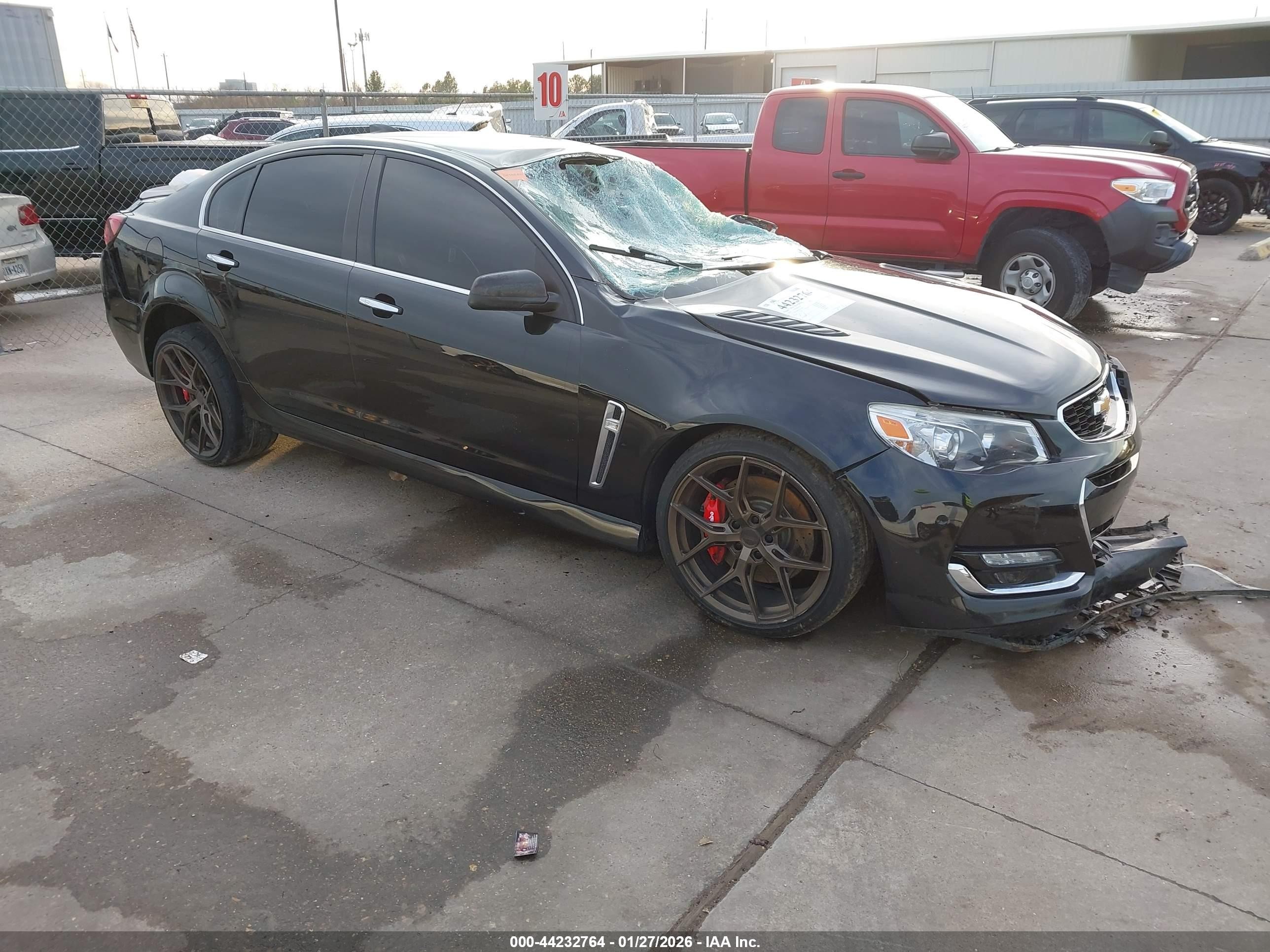 2016 Chevrolet SS, VIN 6G3F25RW6GL214298 — Front end