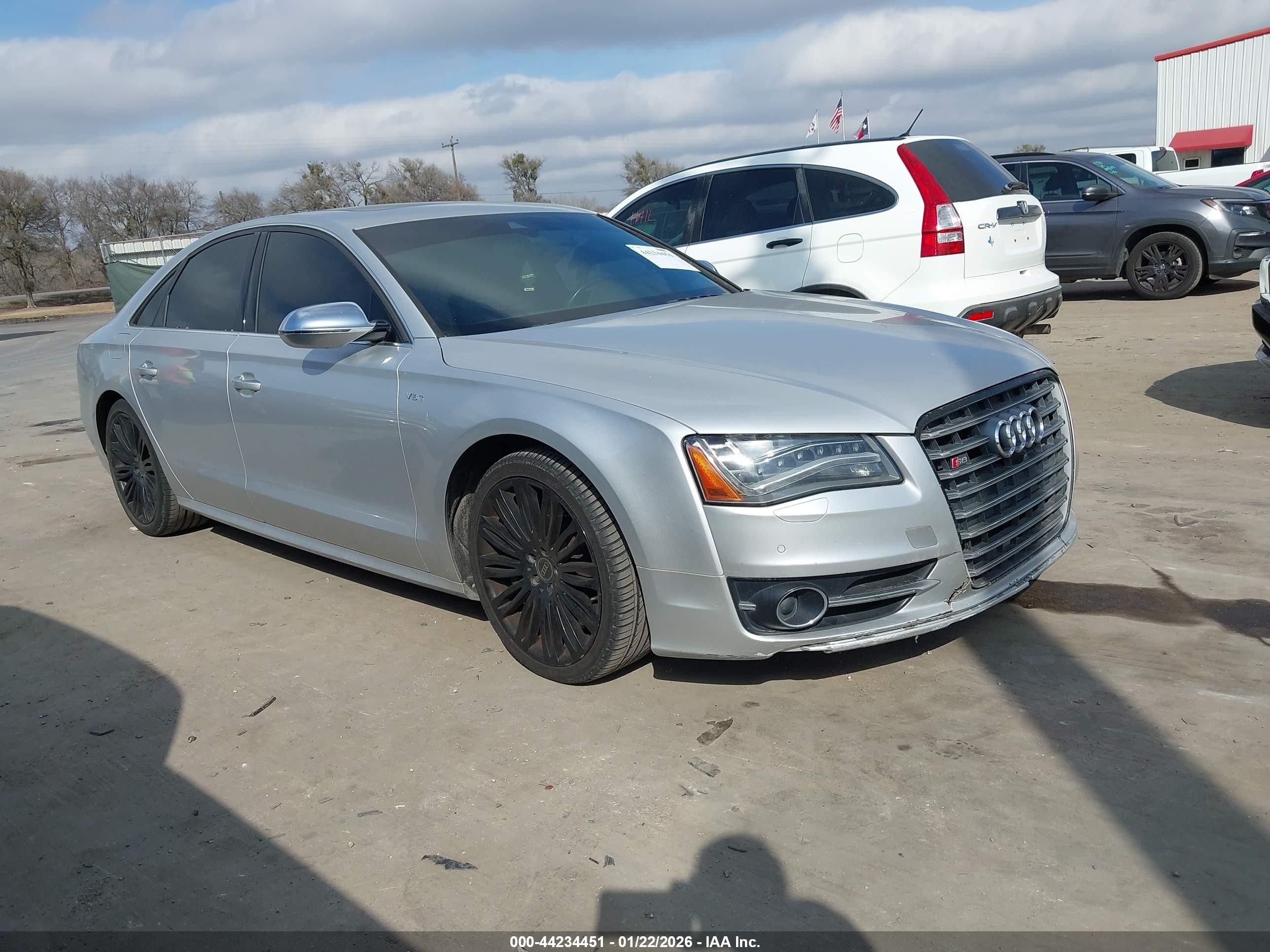 2014 Audi S8, VIN WAUD2AFD7EN003190 — Front end