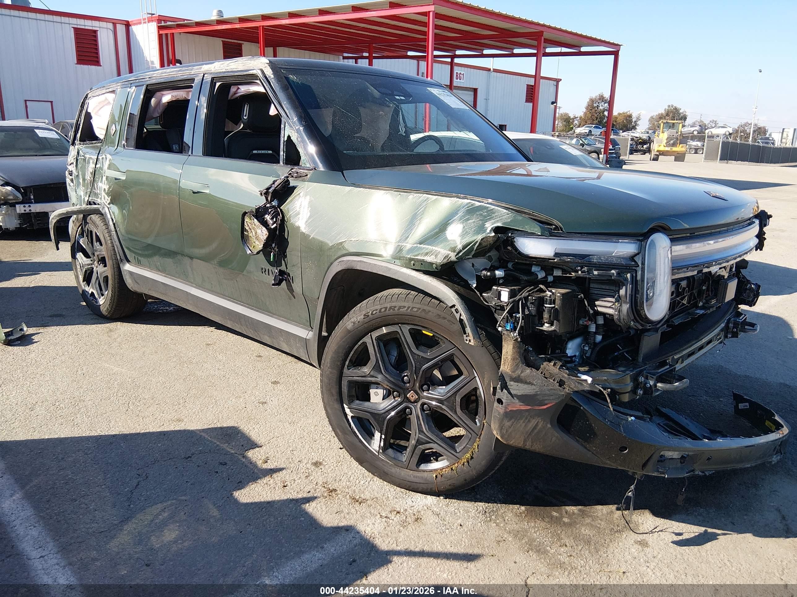 2025 Rivian R1S Adventure, VIN 7PDSGBBA6SN073927 — Side