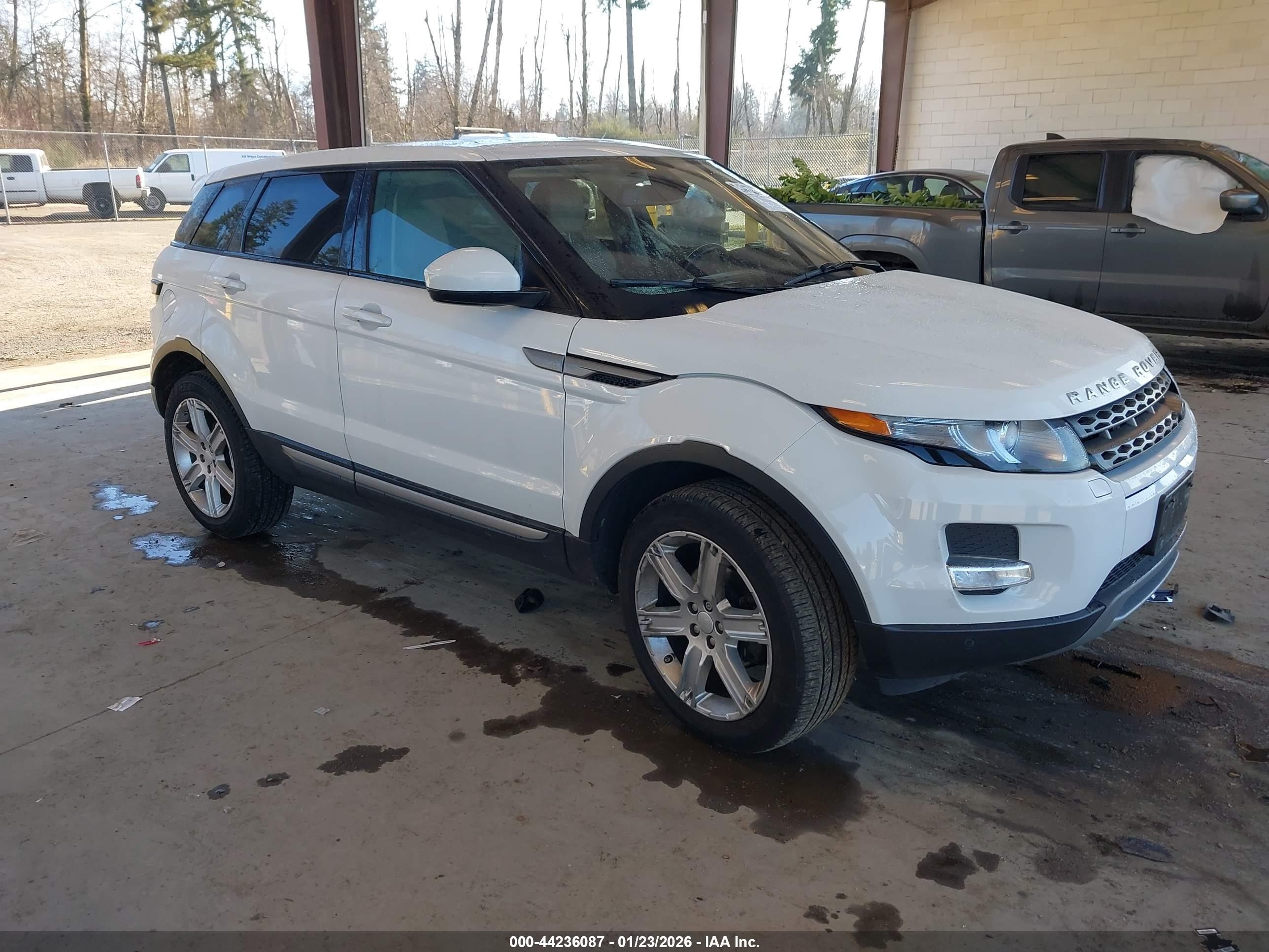 2015 Land Rover Range Rover Evoque Pure Plus, VIN SALVP2BG2FH053616 — Side