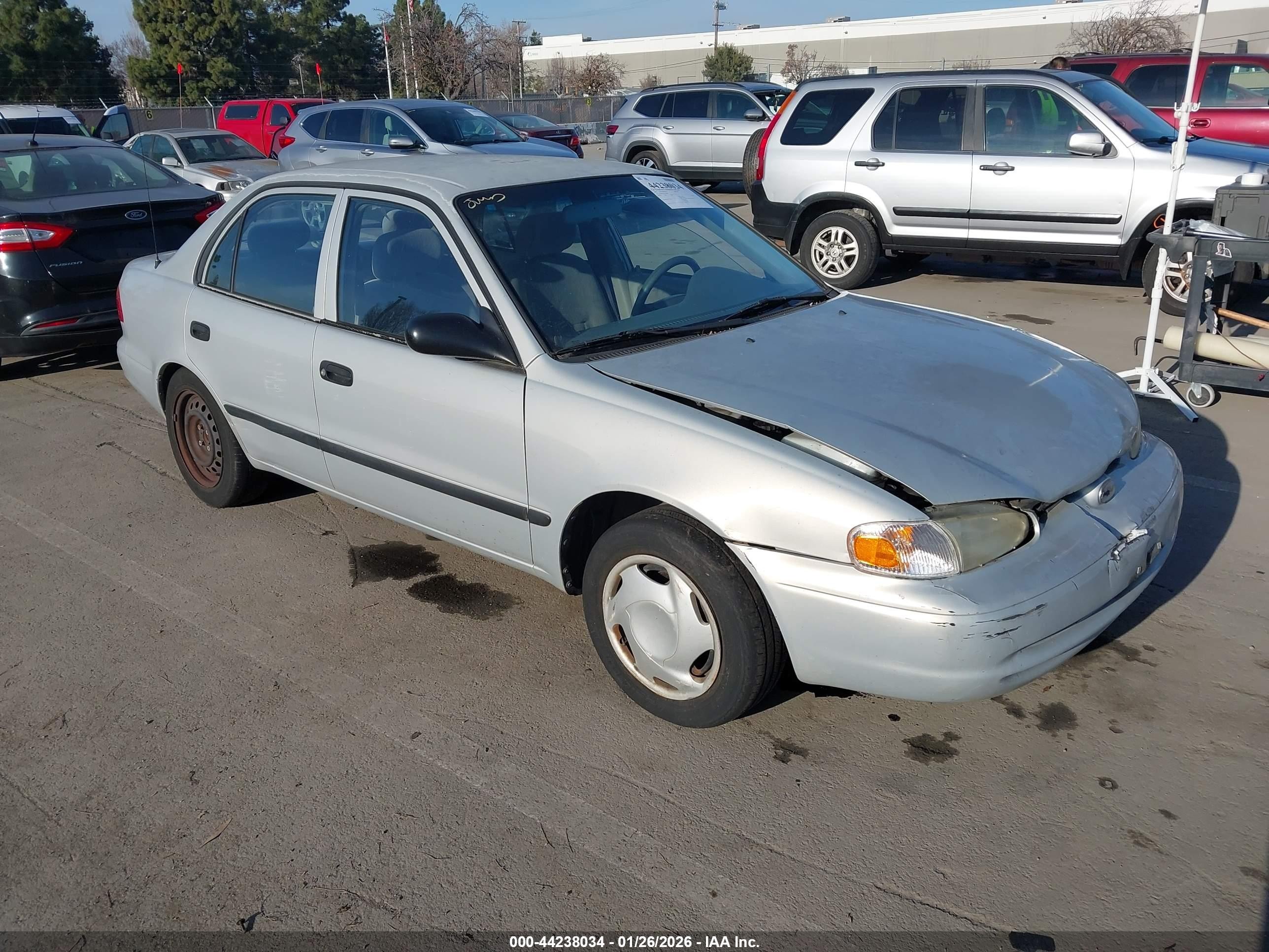 2000 Chevrolet Prizm, VIN 1Y1SK5285YZ429849 — Front end