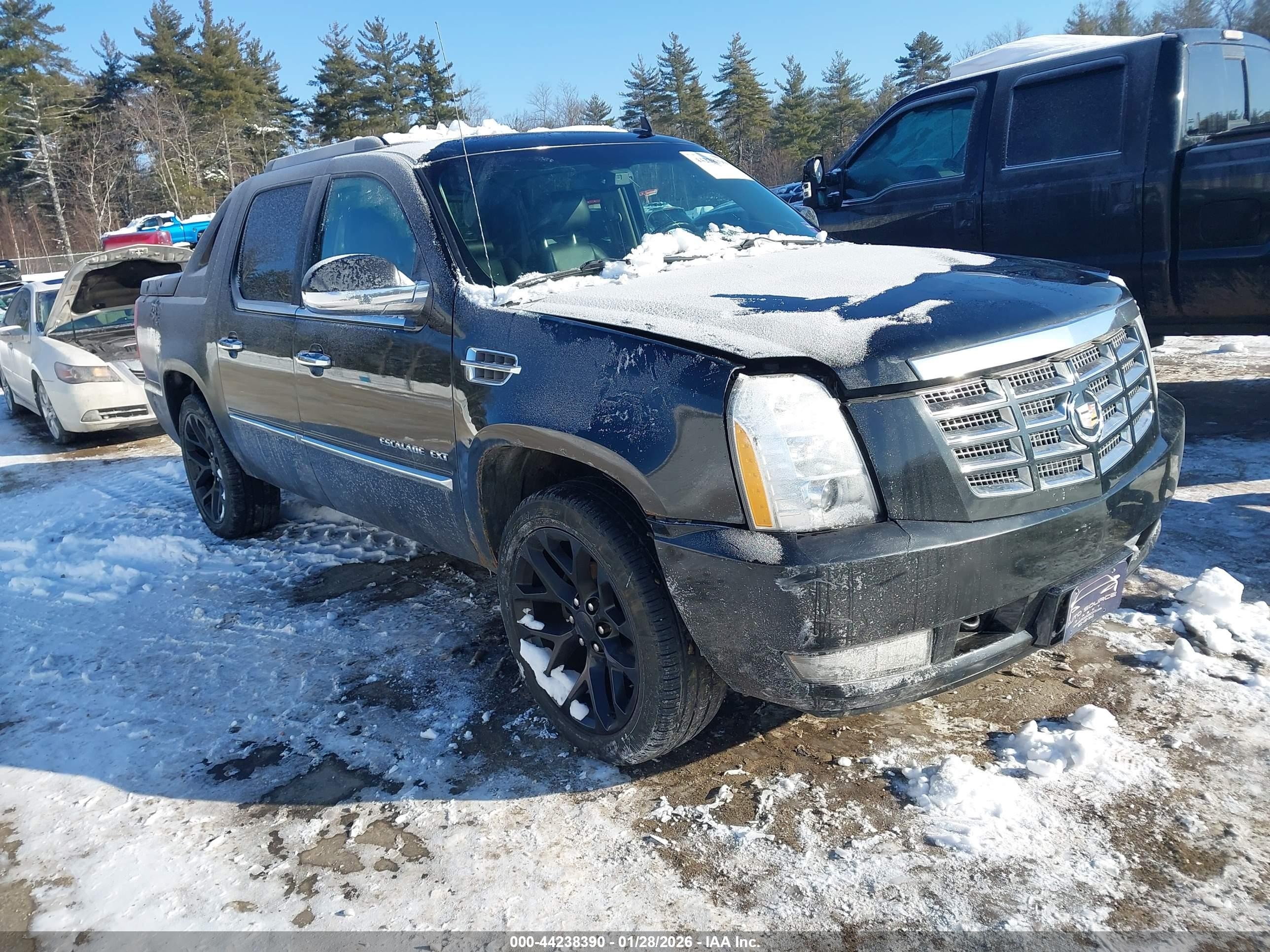 2013 Cadillac Escalade EXT Luxury, VIN 3GYT4MEF8DG200173 — Normal wear