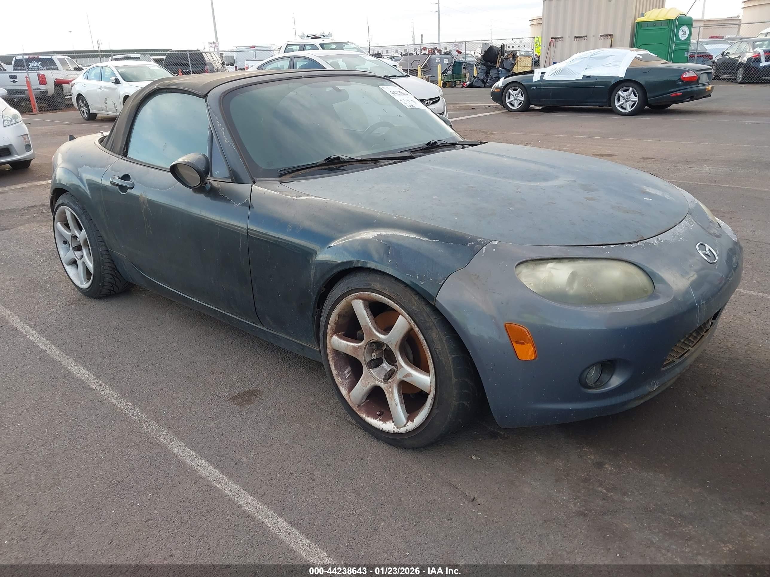 2006 Mazda MX-5 Miata Touring, VIN JM1NC25F660104264 — Normal wear
