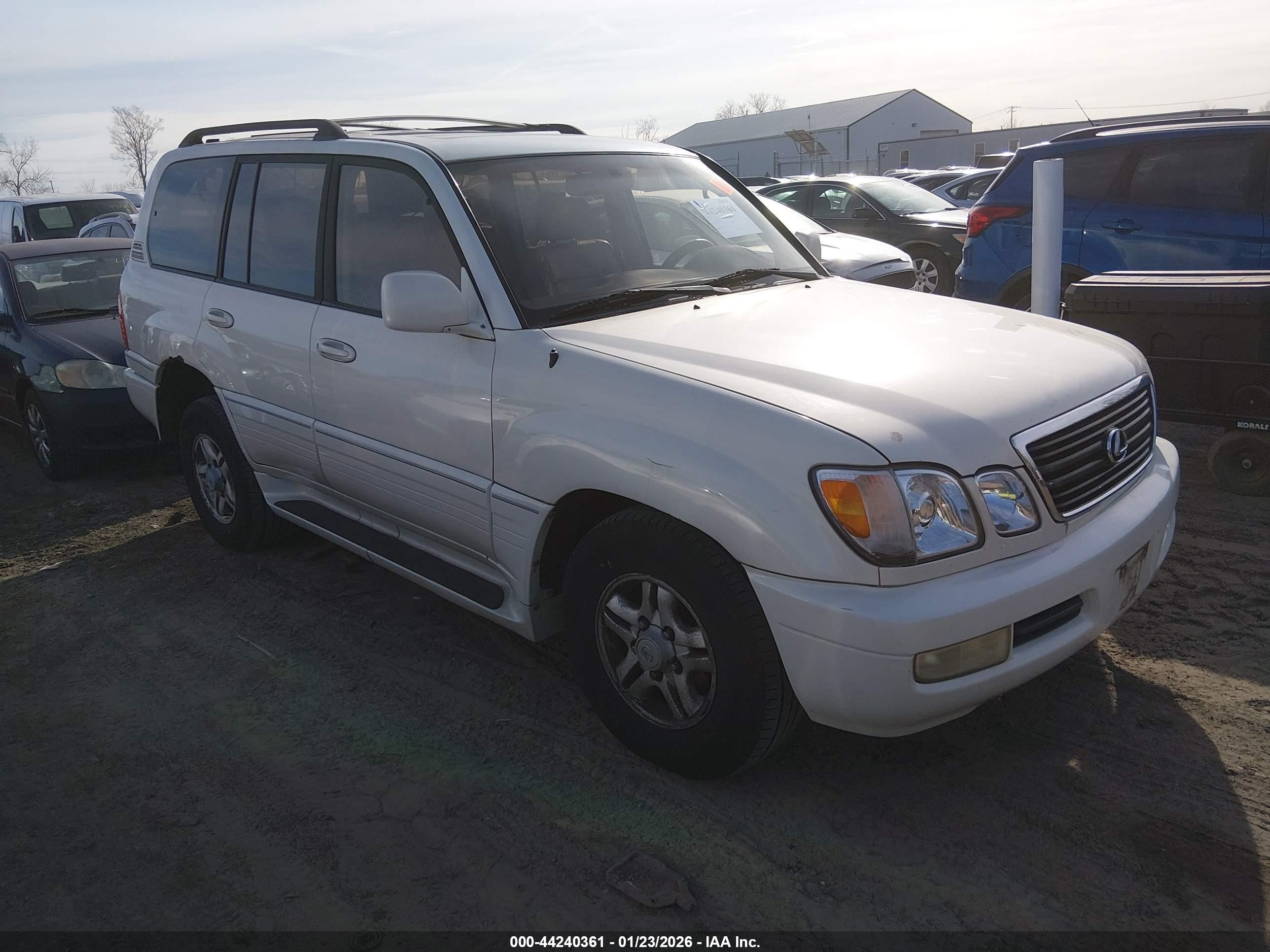 1999 Lexus LX 470, VIN JT6HT00W5X0033155 — Front end