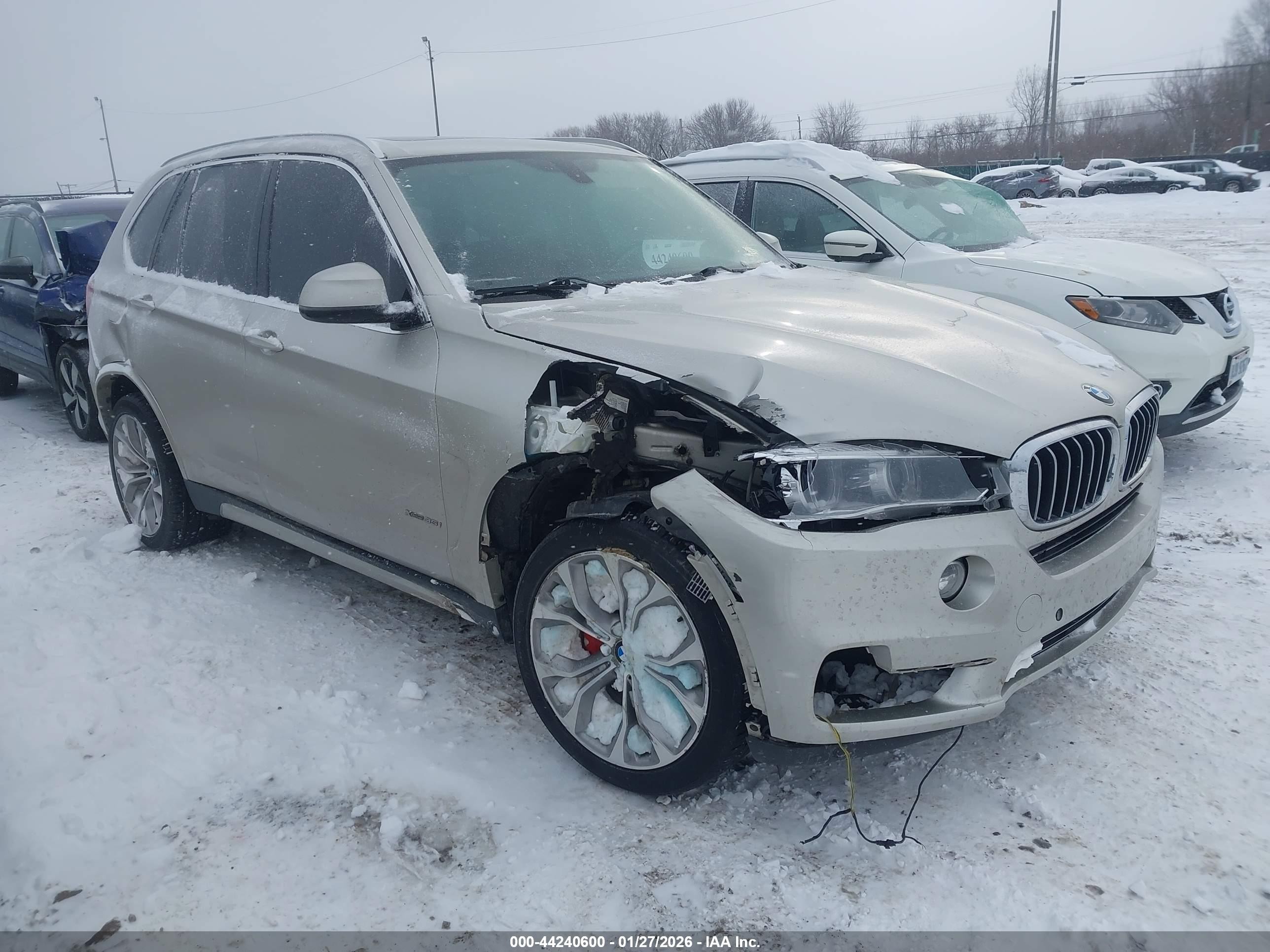 2015 BMW X5 xDrive35i, VIN 5UXKR0C56F0P06676 — Front end