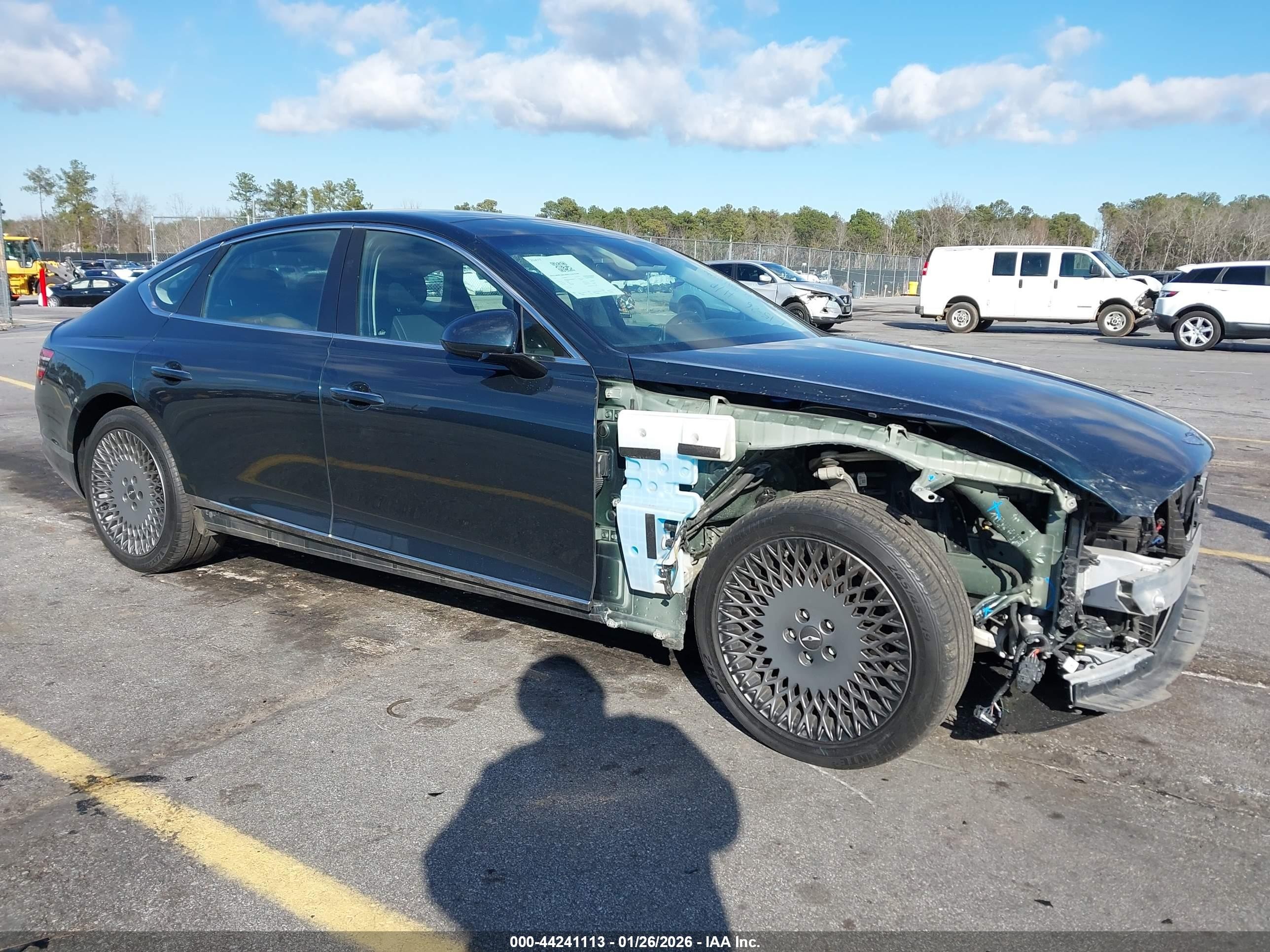 2022 Genesis G80 2.5T, VIN KMTGB4SCXNU092243 — Перед