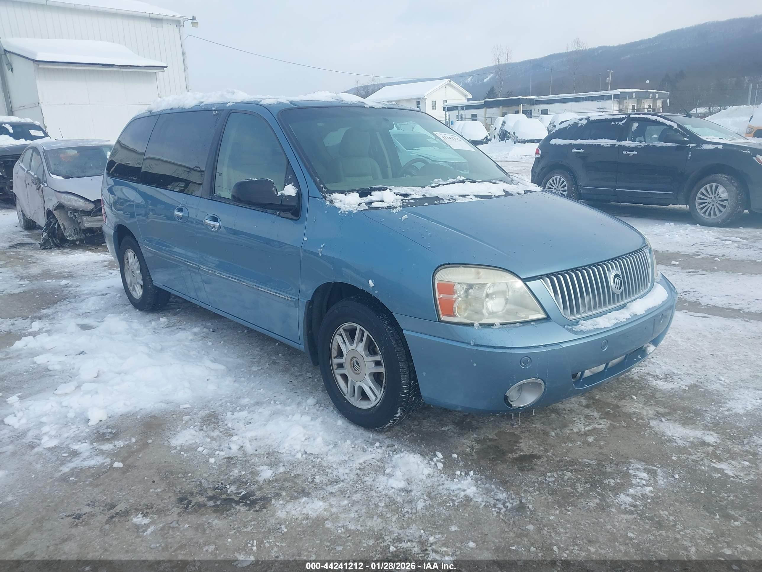 2007 Mercury Monterey Luxury, VIN 2MRDA22217BJ00431 — Side