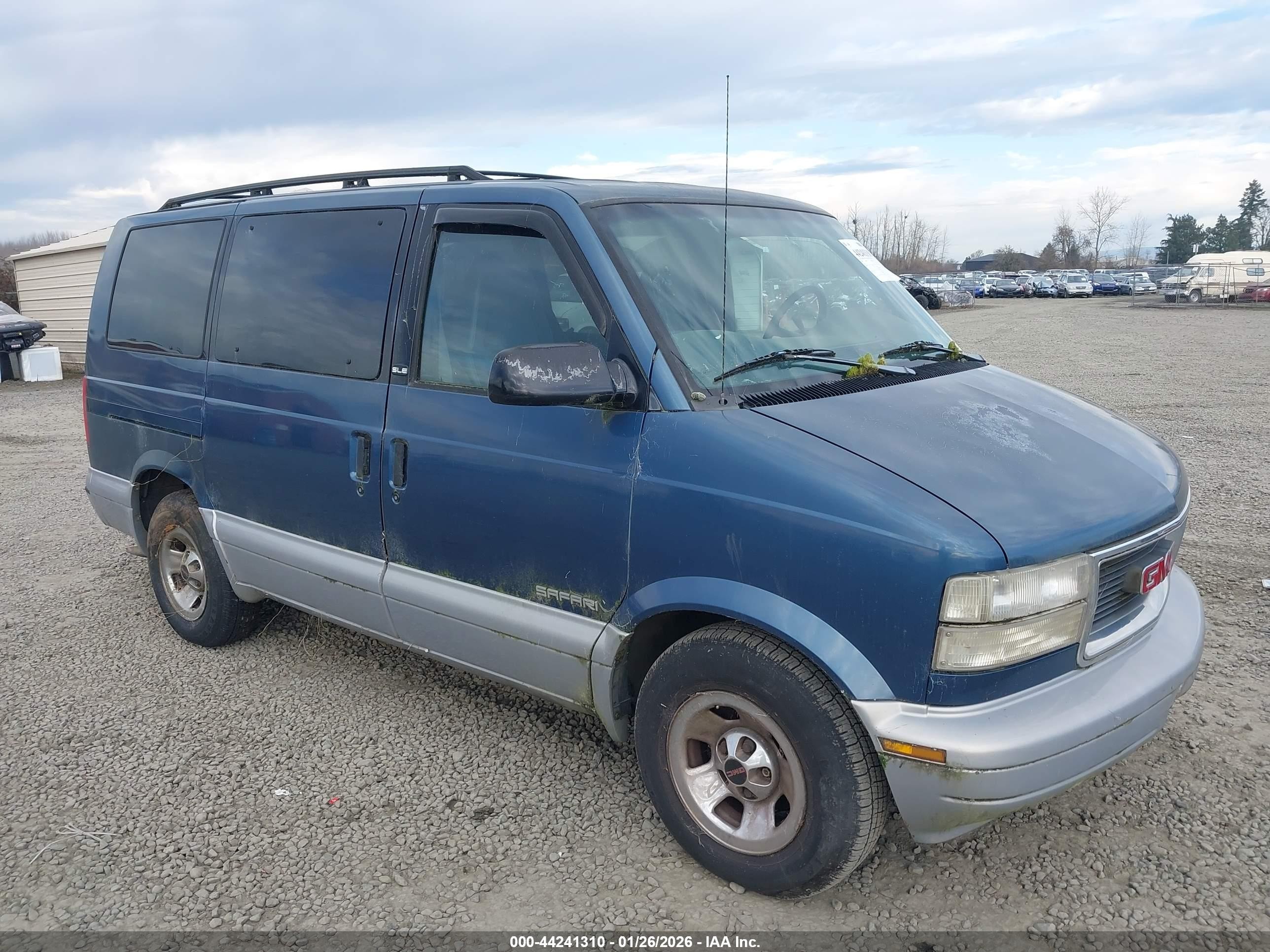 1999 GMC Safari, VIN 1GKDM19W6XB508432 — Normal wear