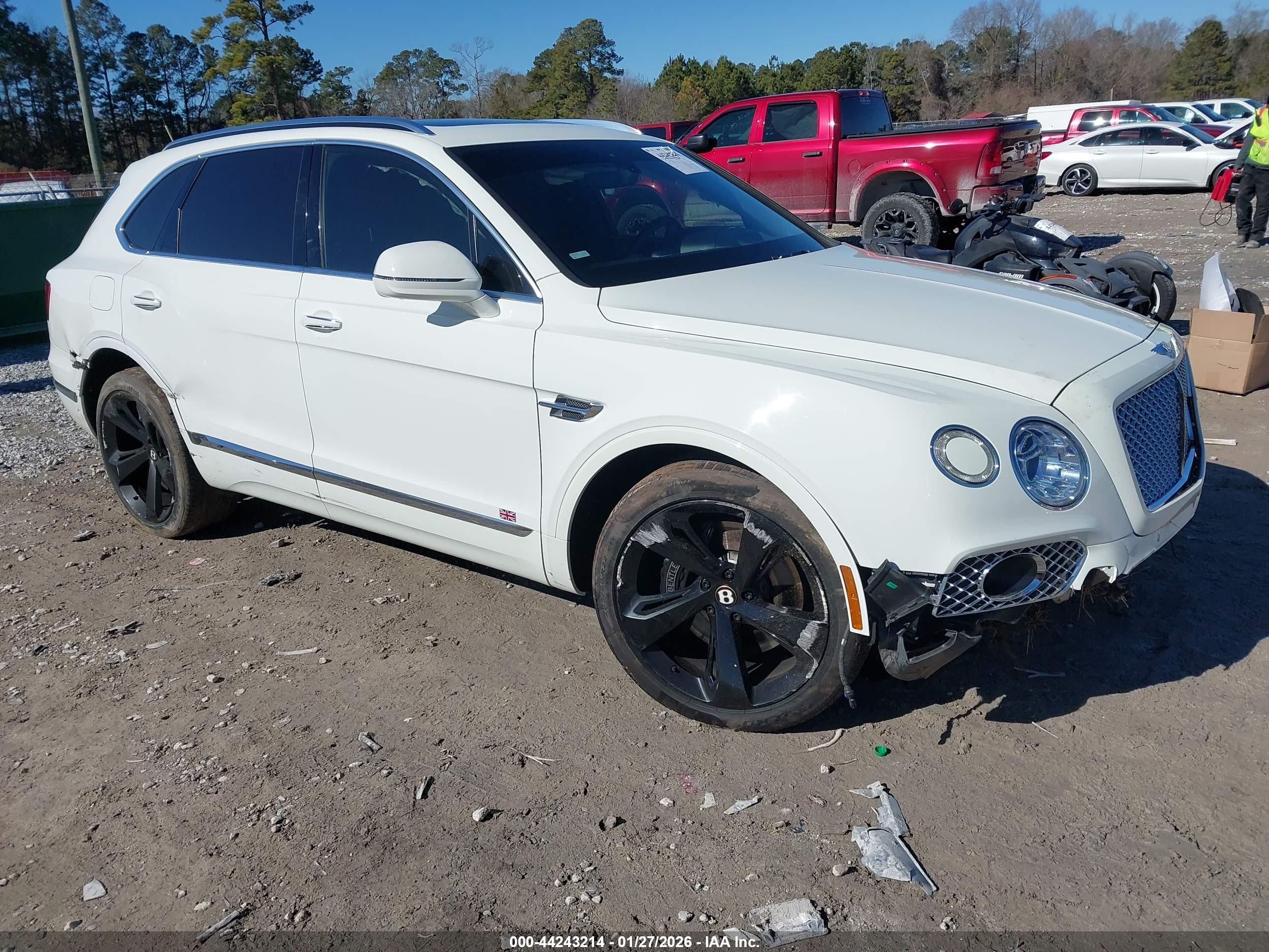 2017 Bentley Bentayga W12, VIN SJAAC2ZV2HC015262 — All over