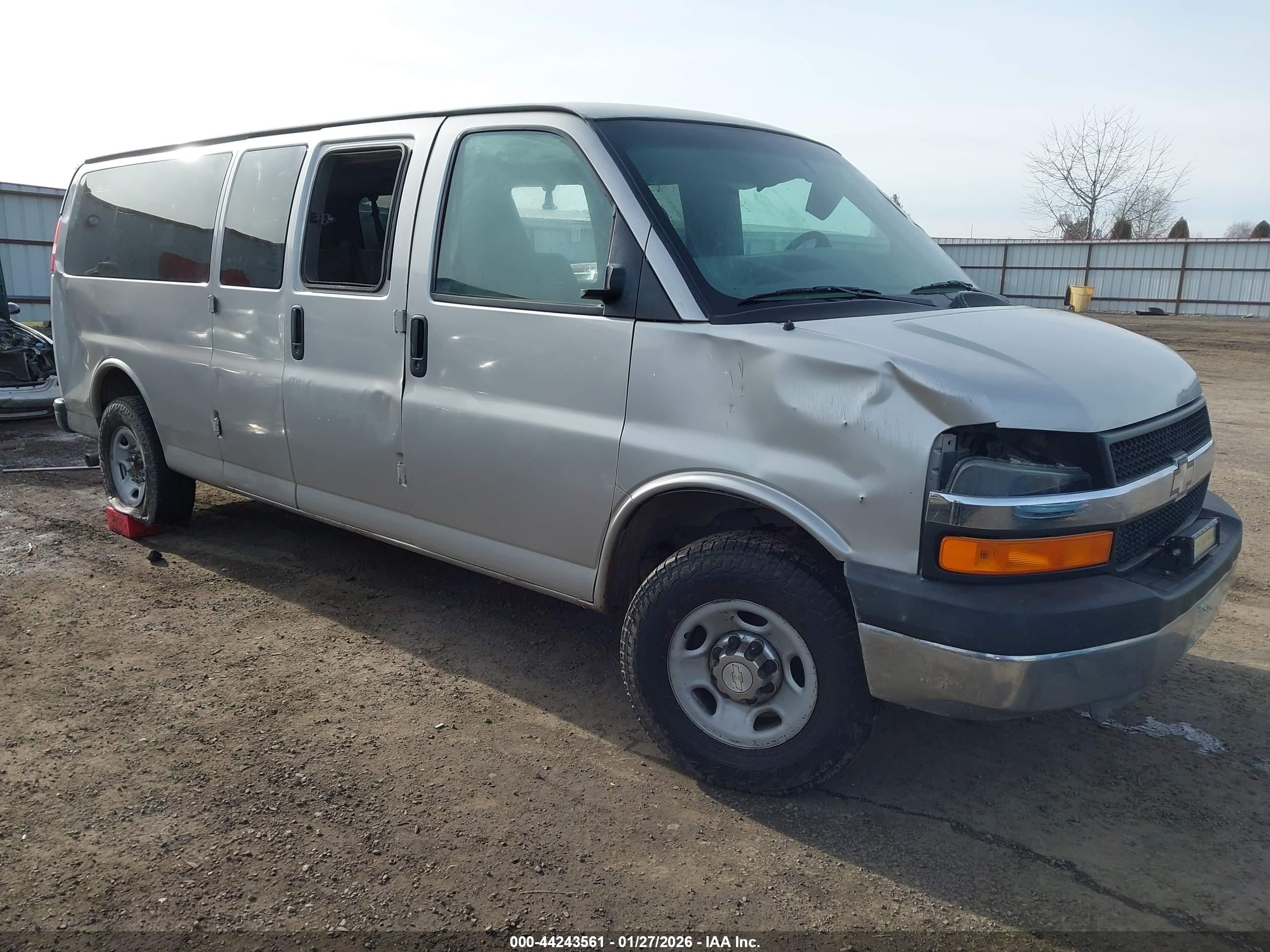 2008 Chevrolet Express Passenger, VIN 1GAHG39K981205819 — Rollover