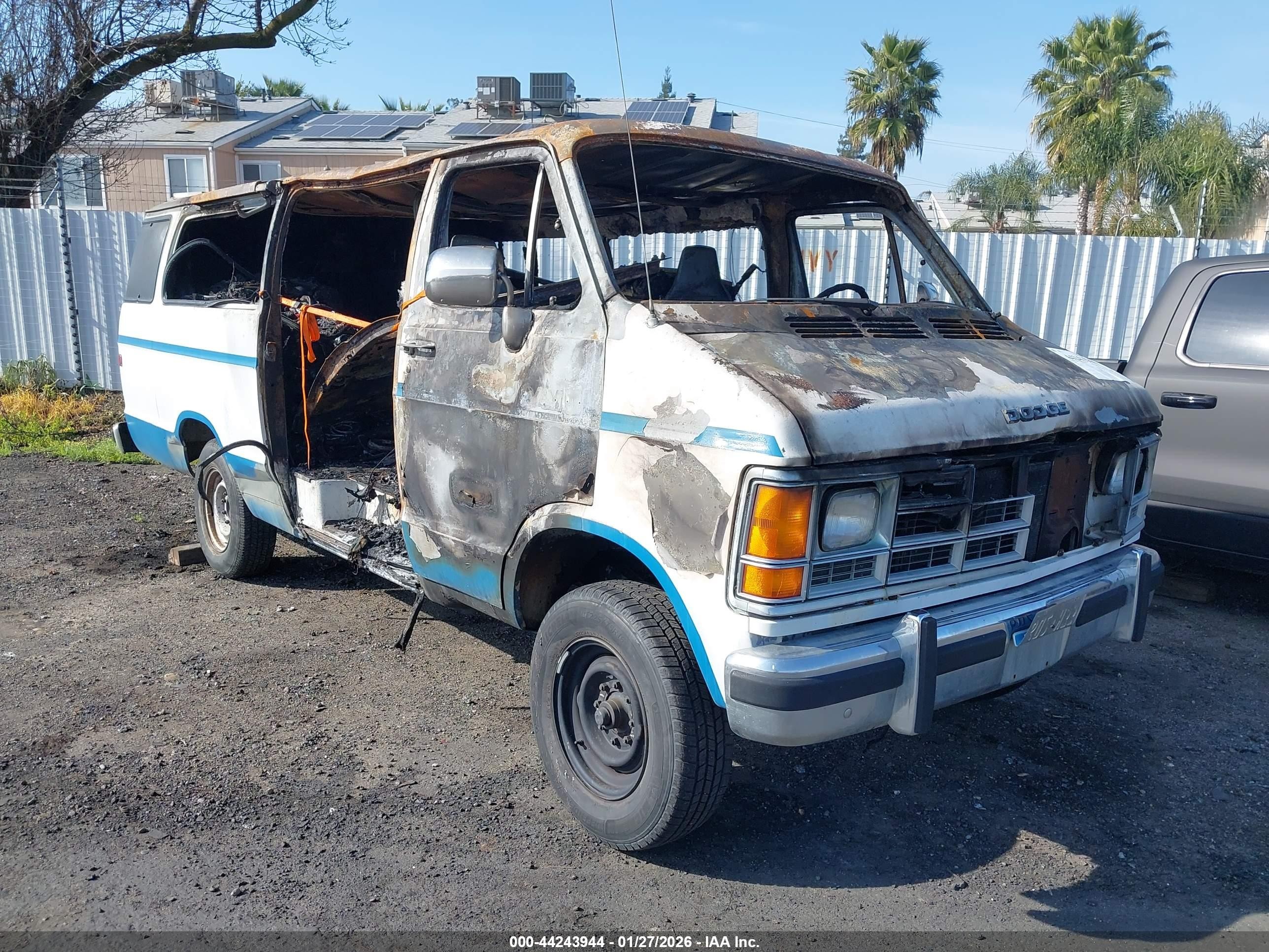 1990 Dodge Passenger, VIN 2B5WB35Z7LK764730 — Burn