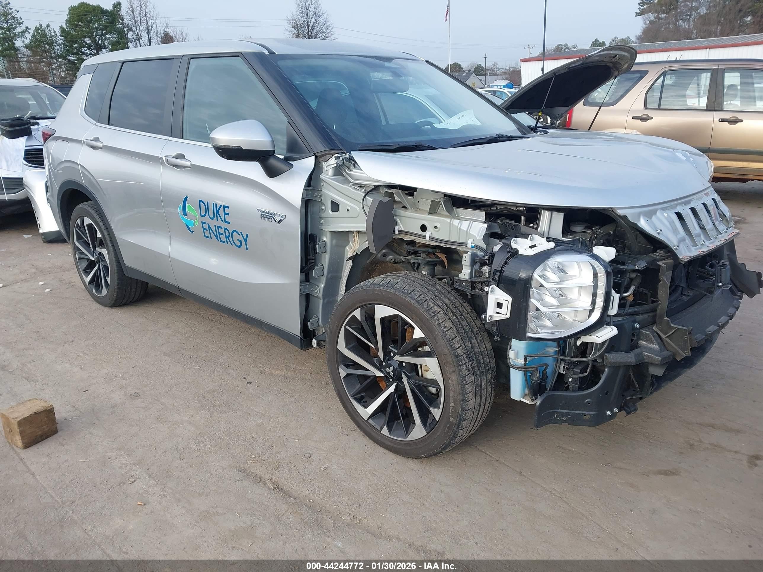 2023 Mitsubishi Outlander SE, VIN JA4T5UA92PZ033679 — Front end