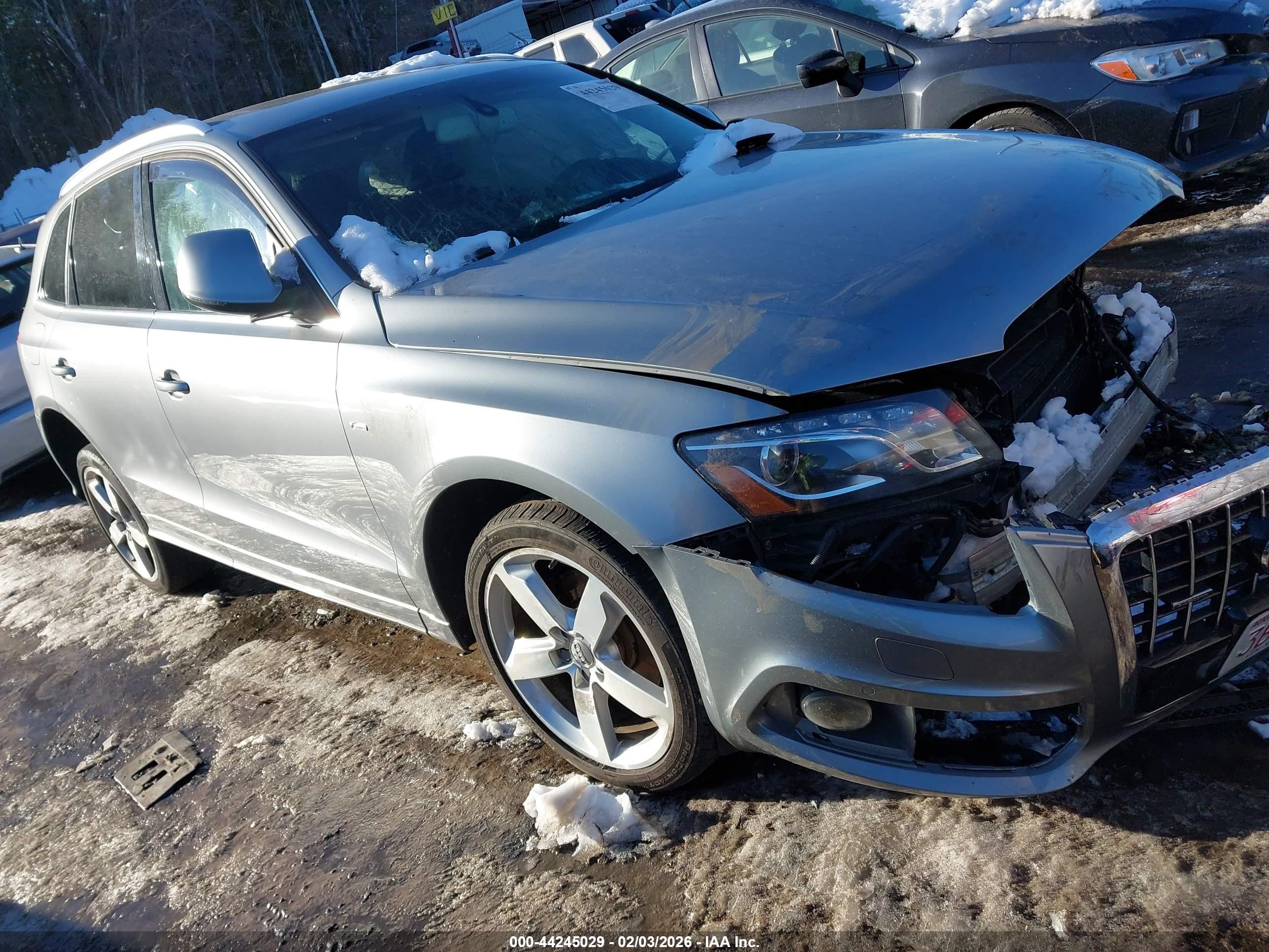 2011 Audi Q5 Premium Plus, VIN WA1DKAFP5BA075516 — Front end