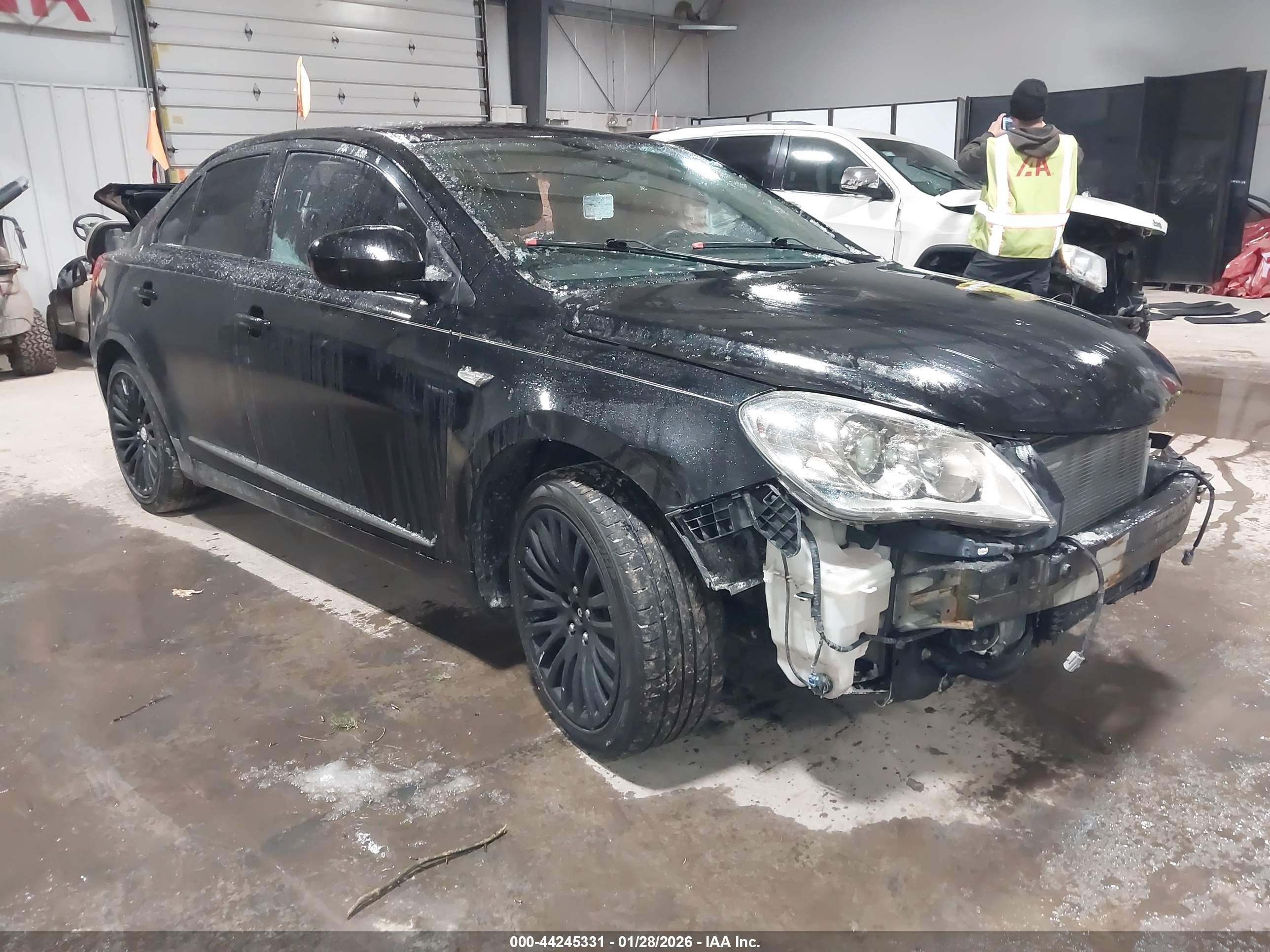 2012 Suzuki Kizashi SE, VIN JS2RE9A35C6101452 — Фото с аукциона 1 of 13