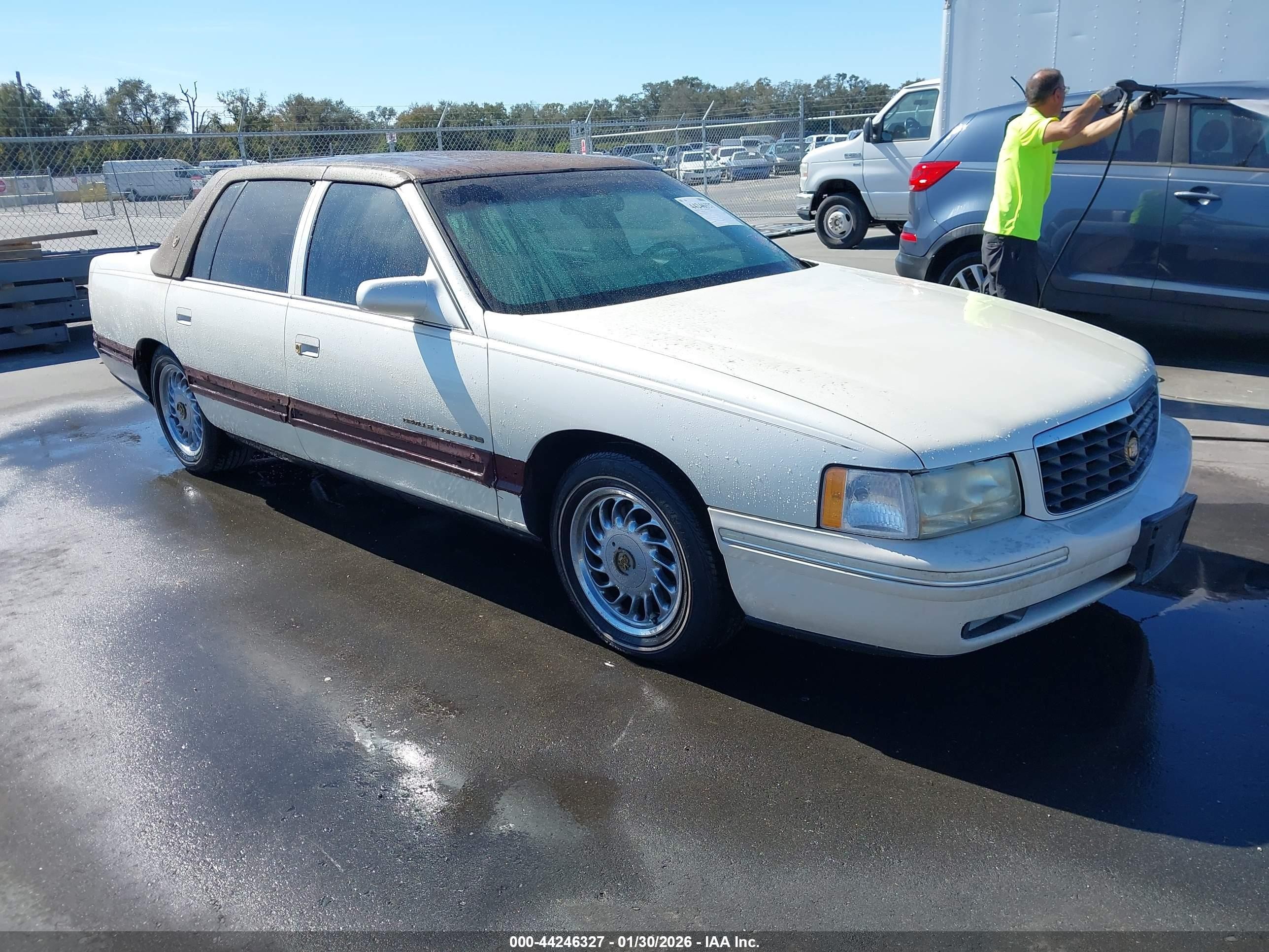1998 Cadillac Concours, VIN 1G6KF5492WU720093 — Обычный износ