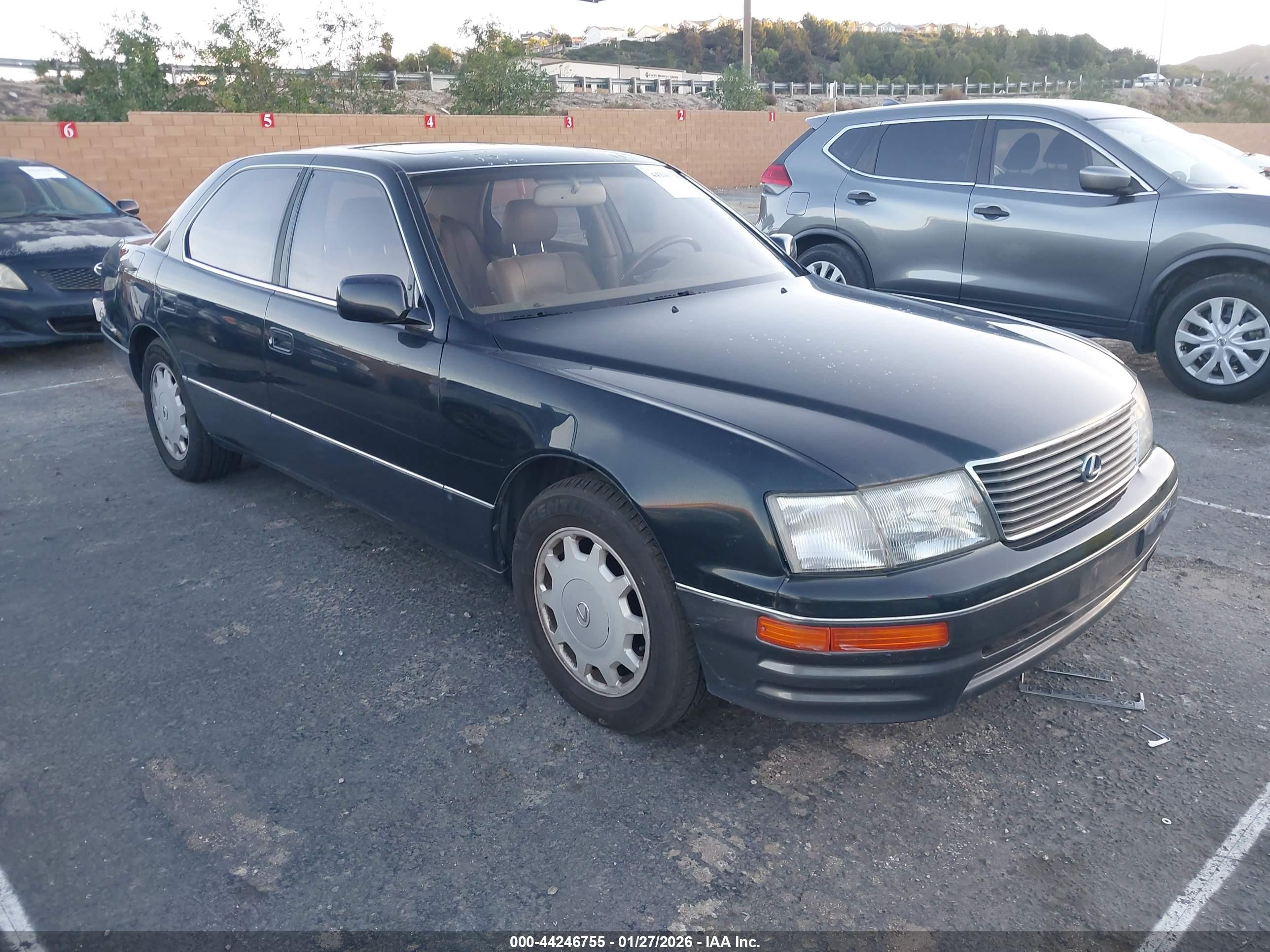 1995 Lexus LS 400, VIN JT8UF22E0S0028144 — Rear end