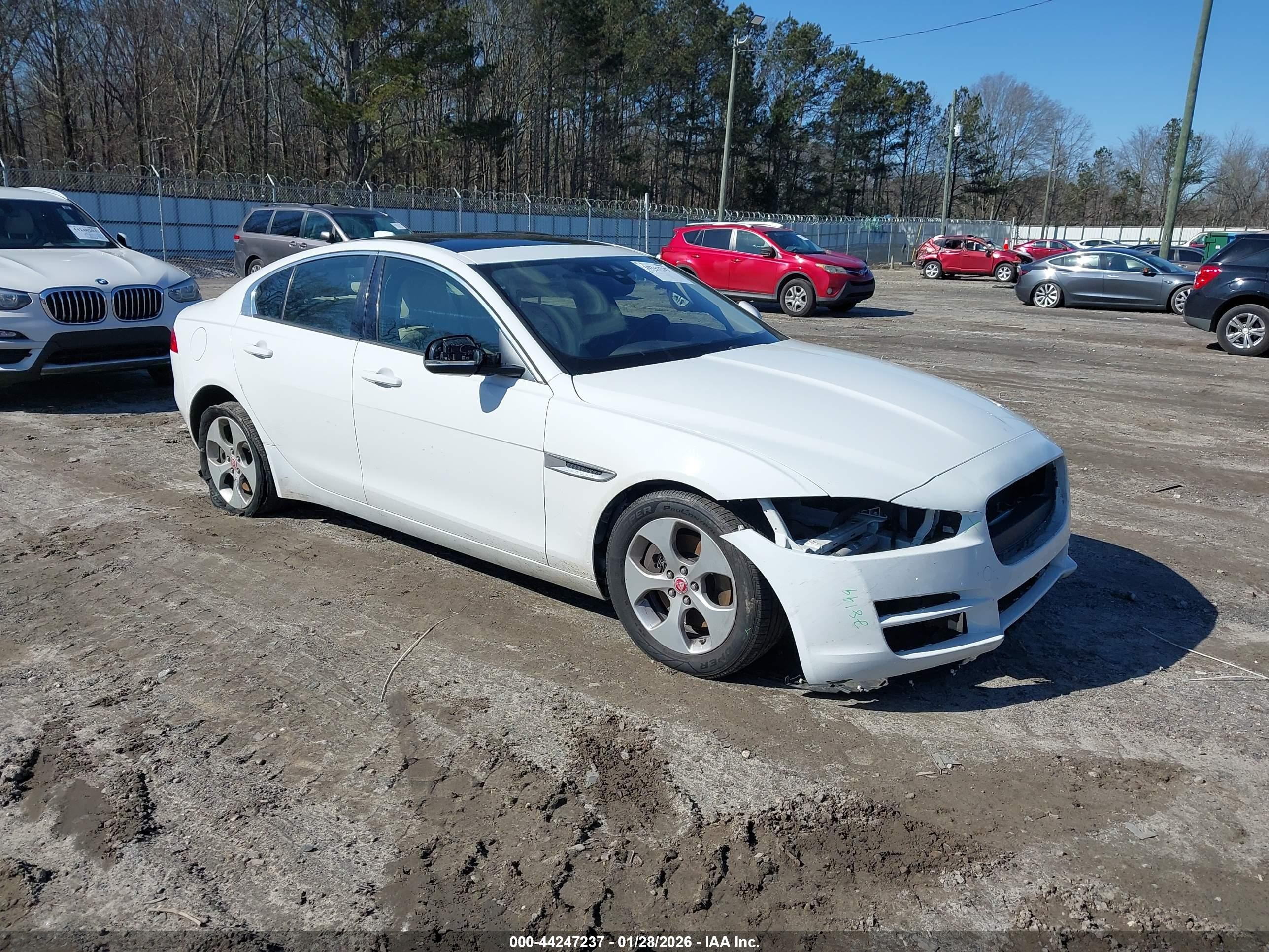 2018 Jaguar XE 25t, VIN SAJAR4FX7JCP26946 — Front end