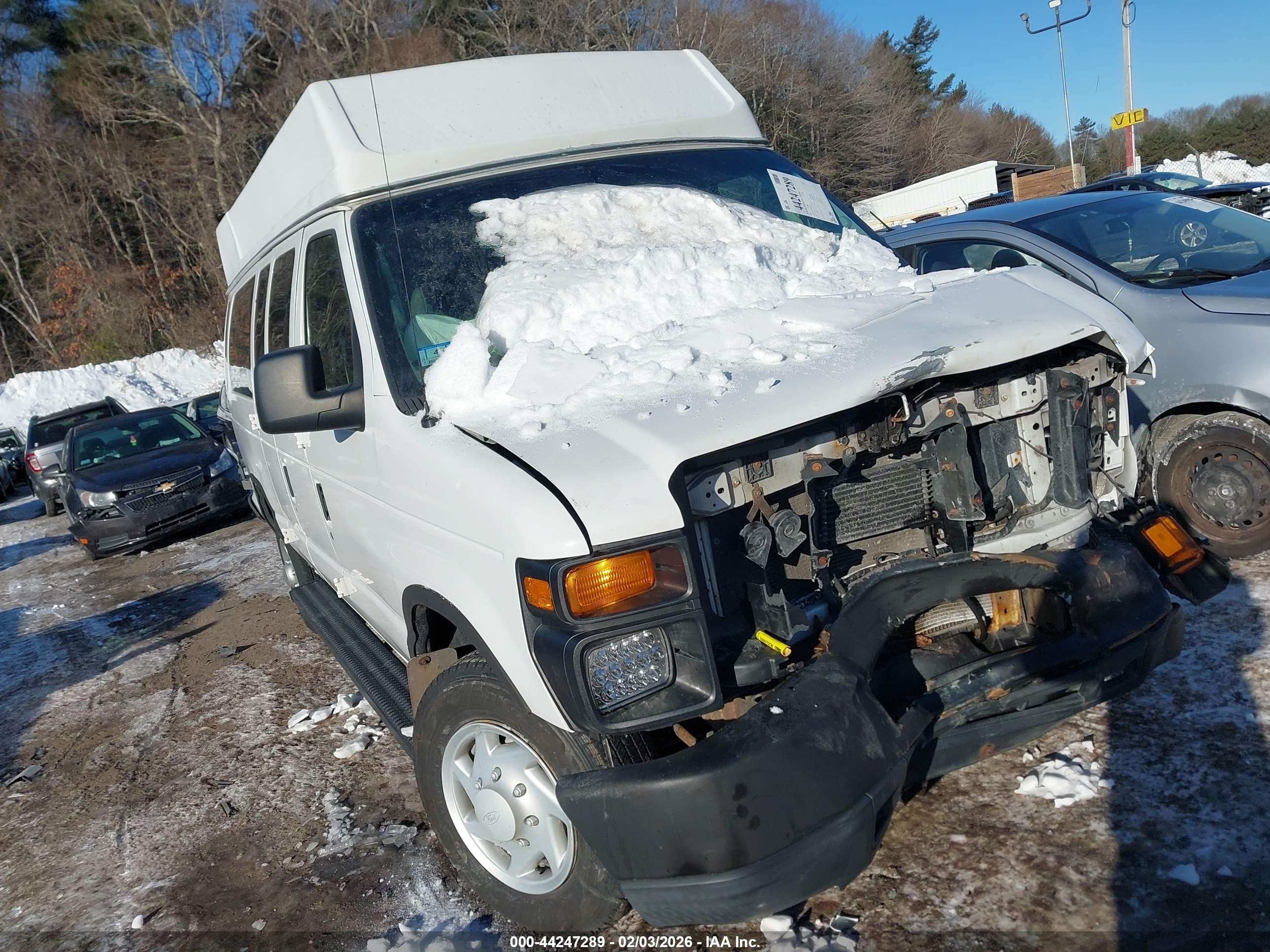 2009 Ford E-Series Commercial, VIN 1FTNS14W49DA69252 — Front end