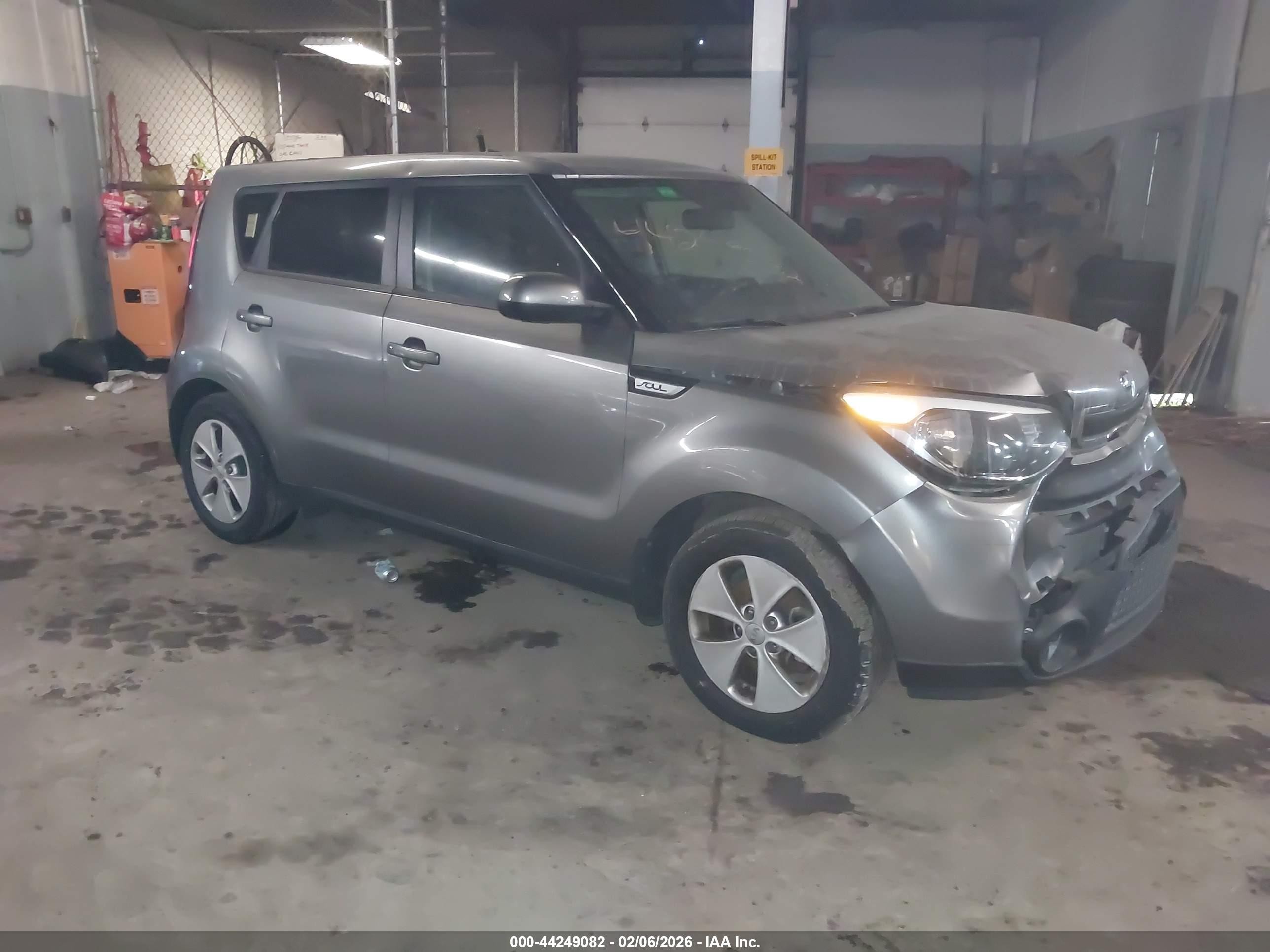 2016 Kia Soul, VIN KNDJN2A27G7347473 — Front end