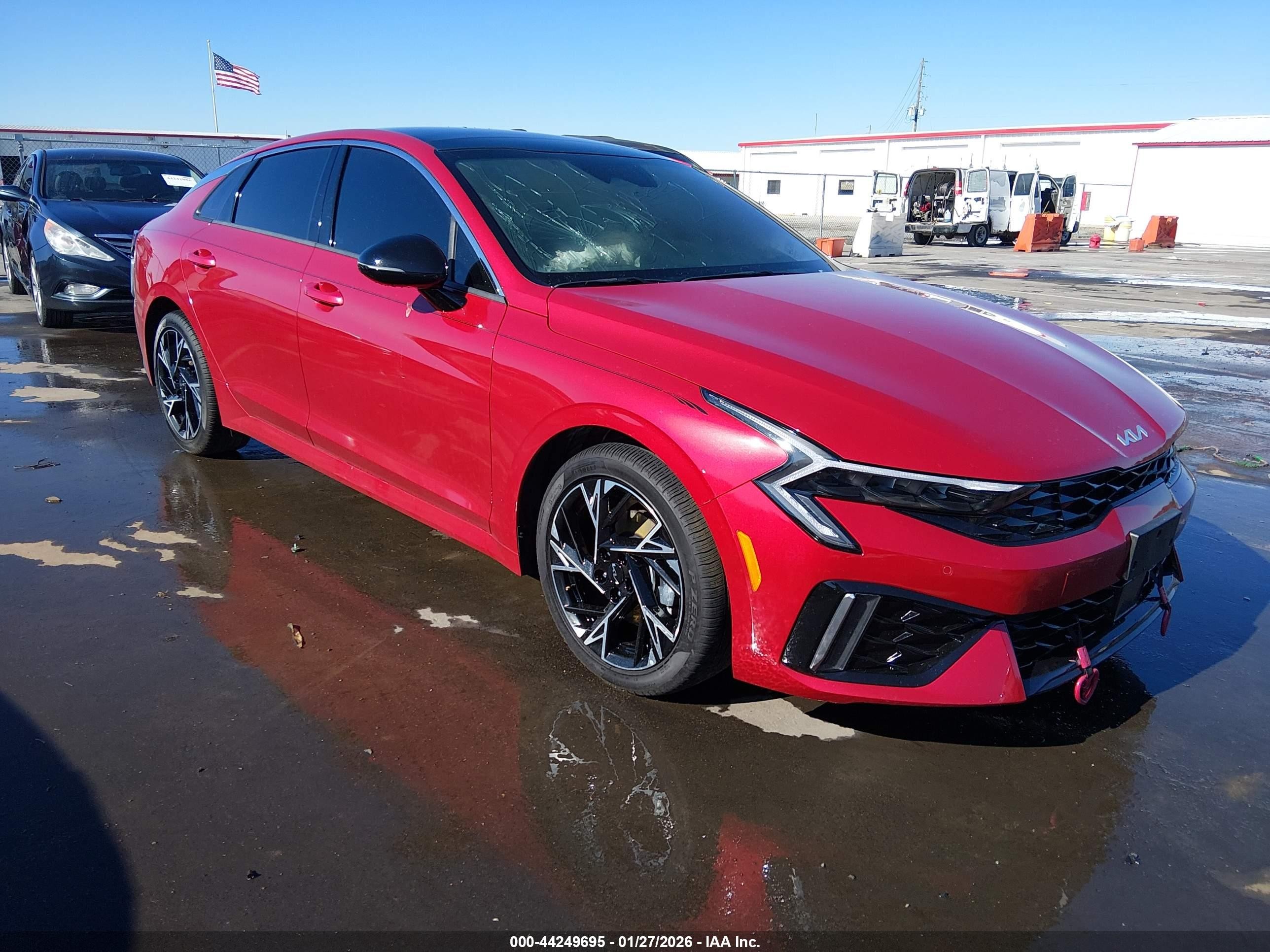 2025 Kia K5 GT-Line, VIN KNAG64J71S5328529 — Пожар в салоне