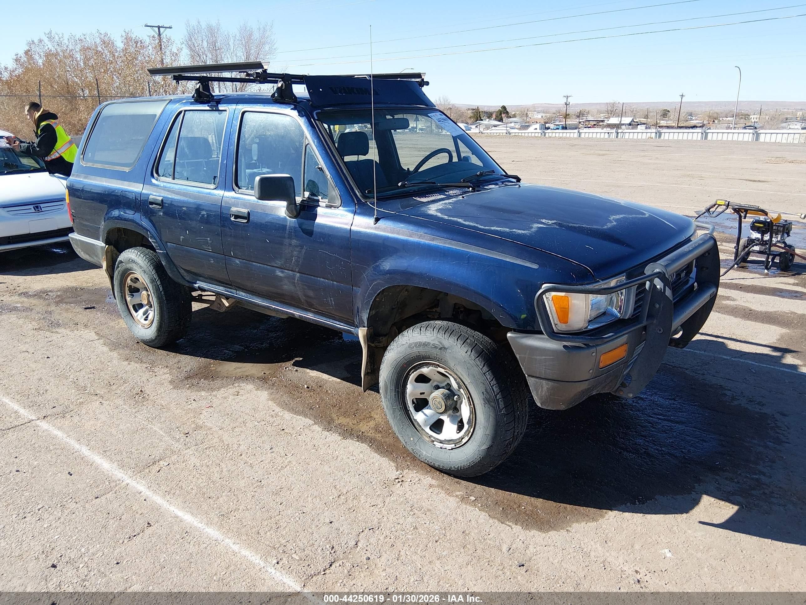1990 Toyota 4Runner, VIN JT3VN39W1L0028379 — Side