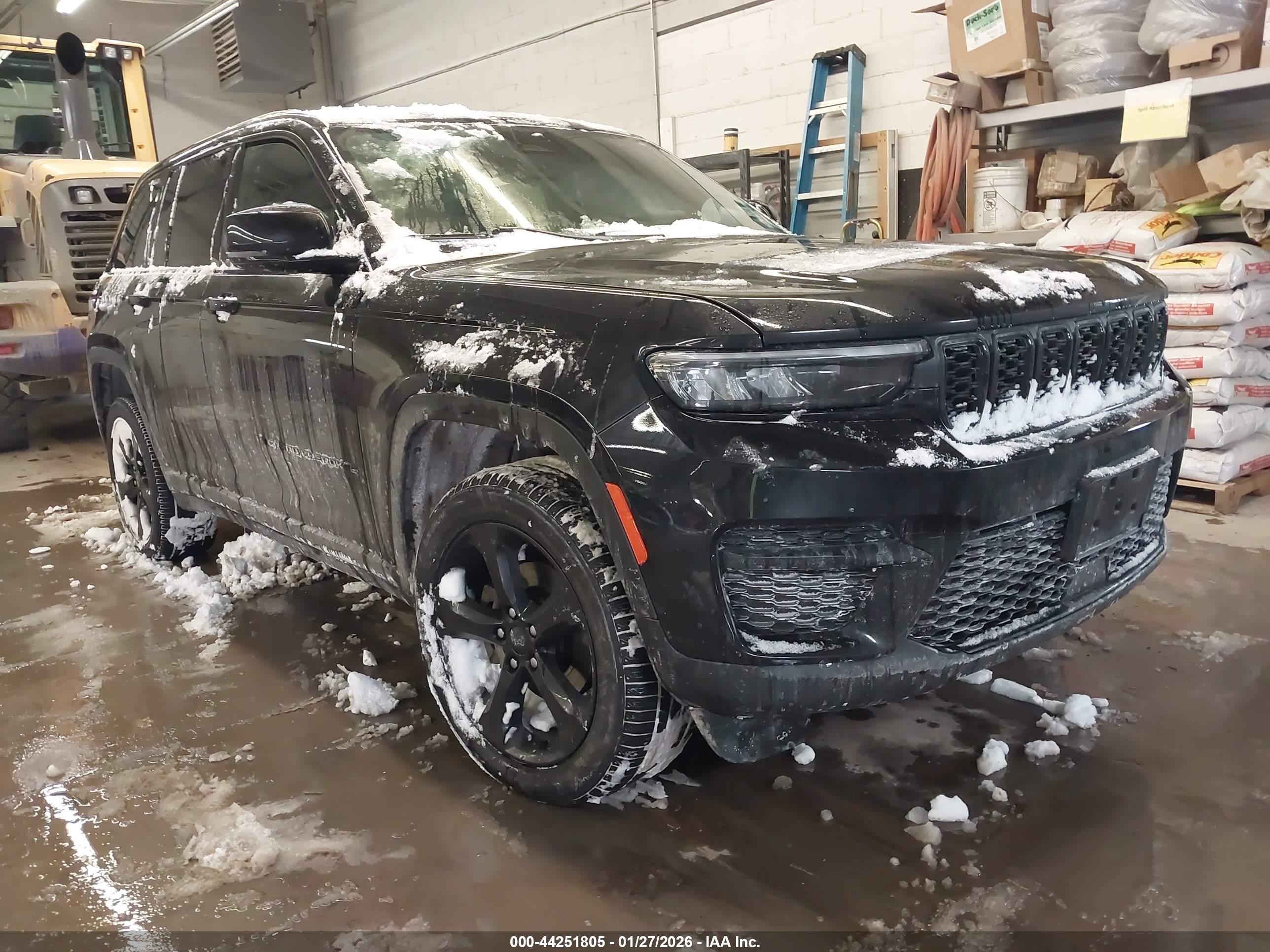 2023 Jeep Grand Cherokee Altitude X, VIN 1C4RJHAG3PC600258 — Side