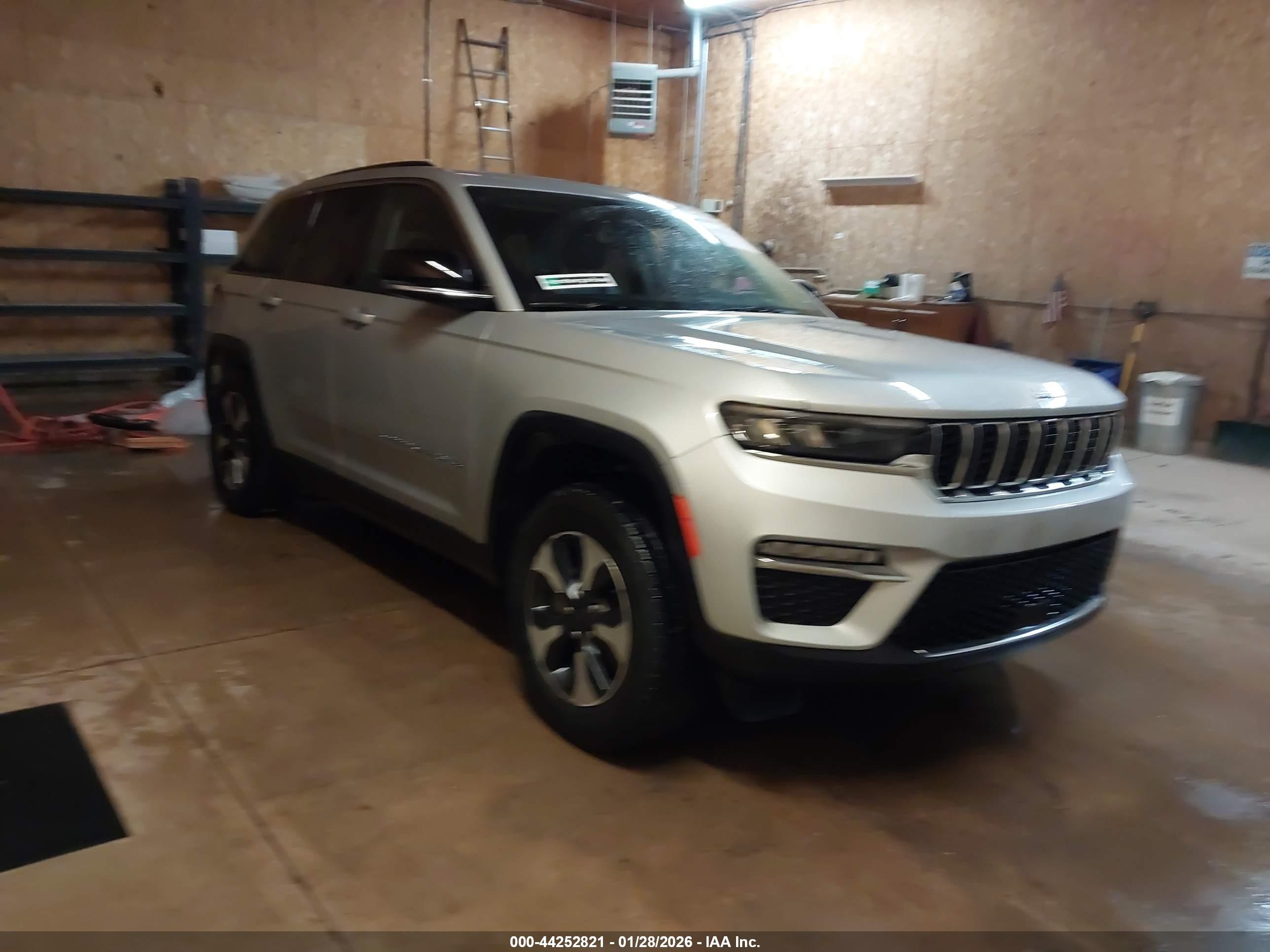 2024 Jeep Grand Cherokee, VIN 1C4RJYB63RC720456 — Undercarriage