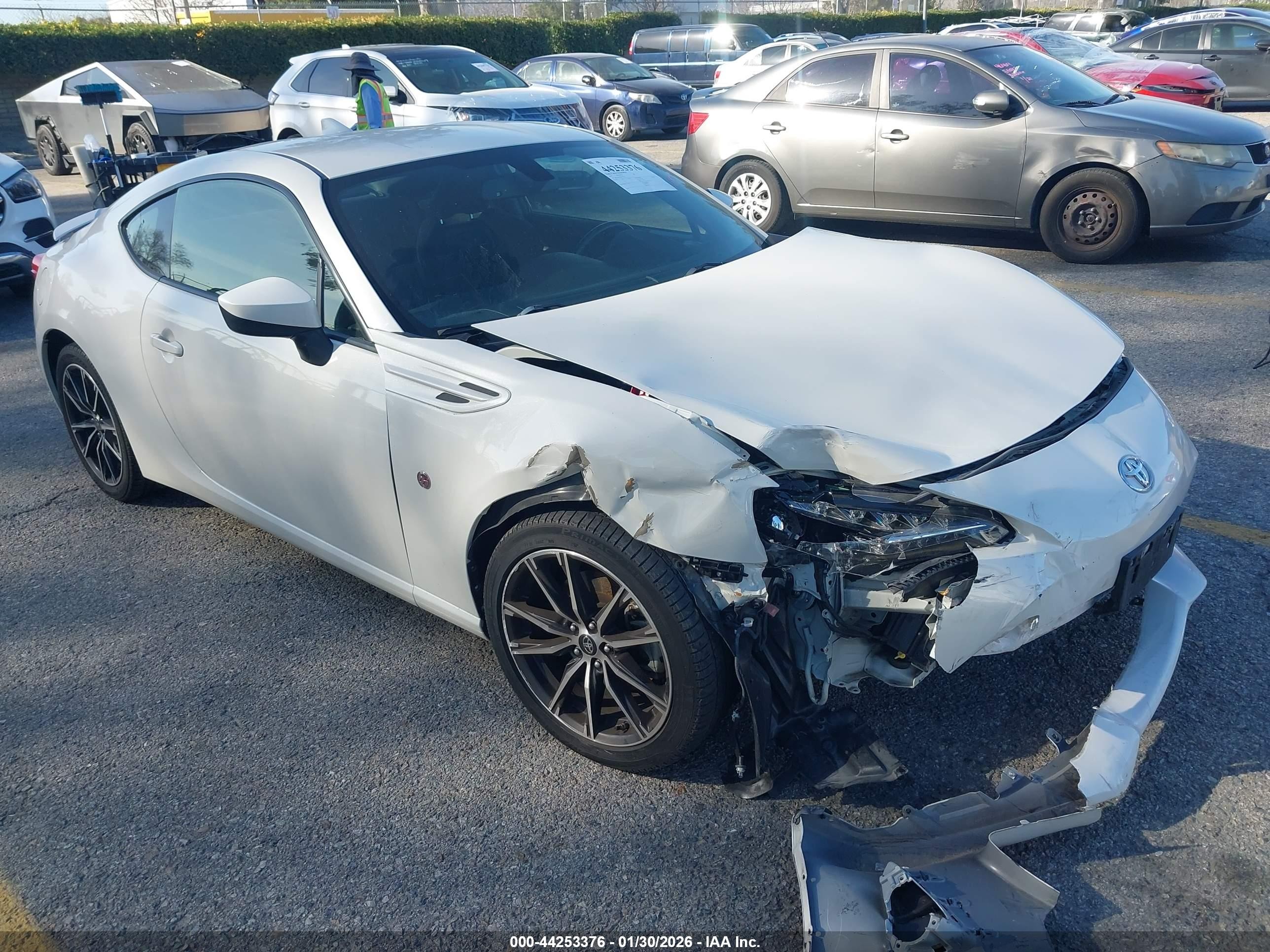 2019 Toyota 86, VIN JF1ZNAA1XK8702312 — Front end