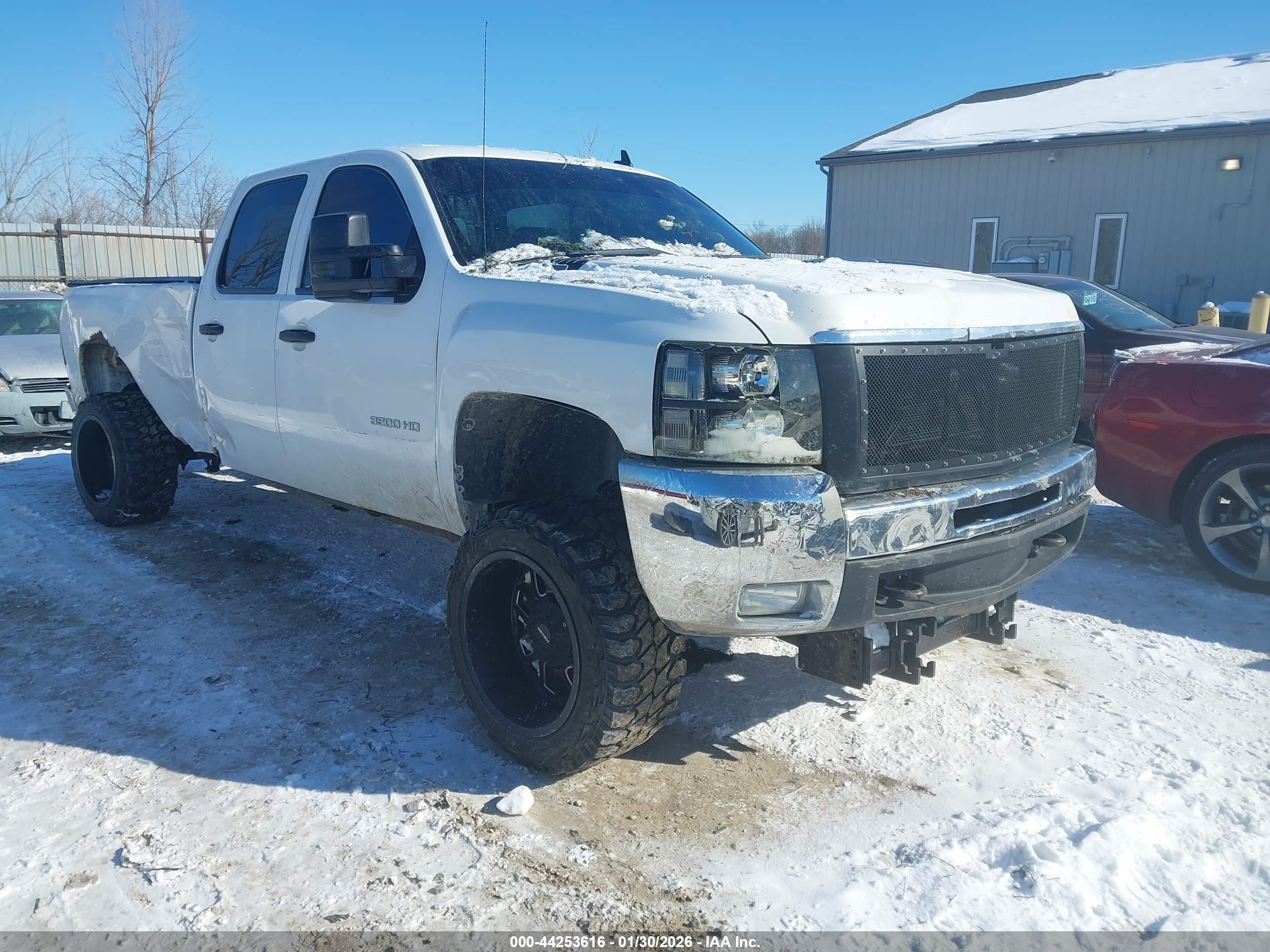 2010 Chevrolet Silverado 3500HD, VIN 1GC4K0B62AF107272 — Side
