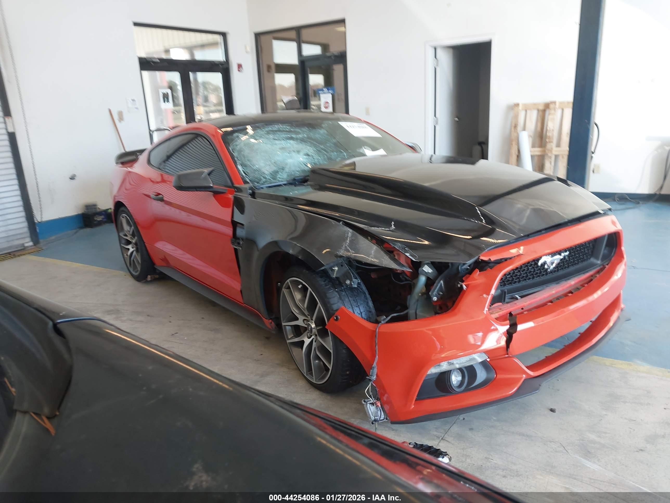 2015 Ford Mustang GT, VIN 1FA6P8CF1F5332020 — Front end