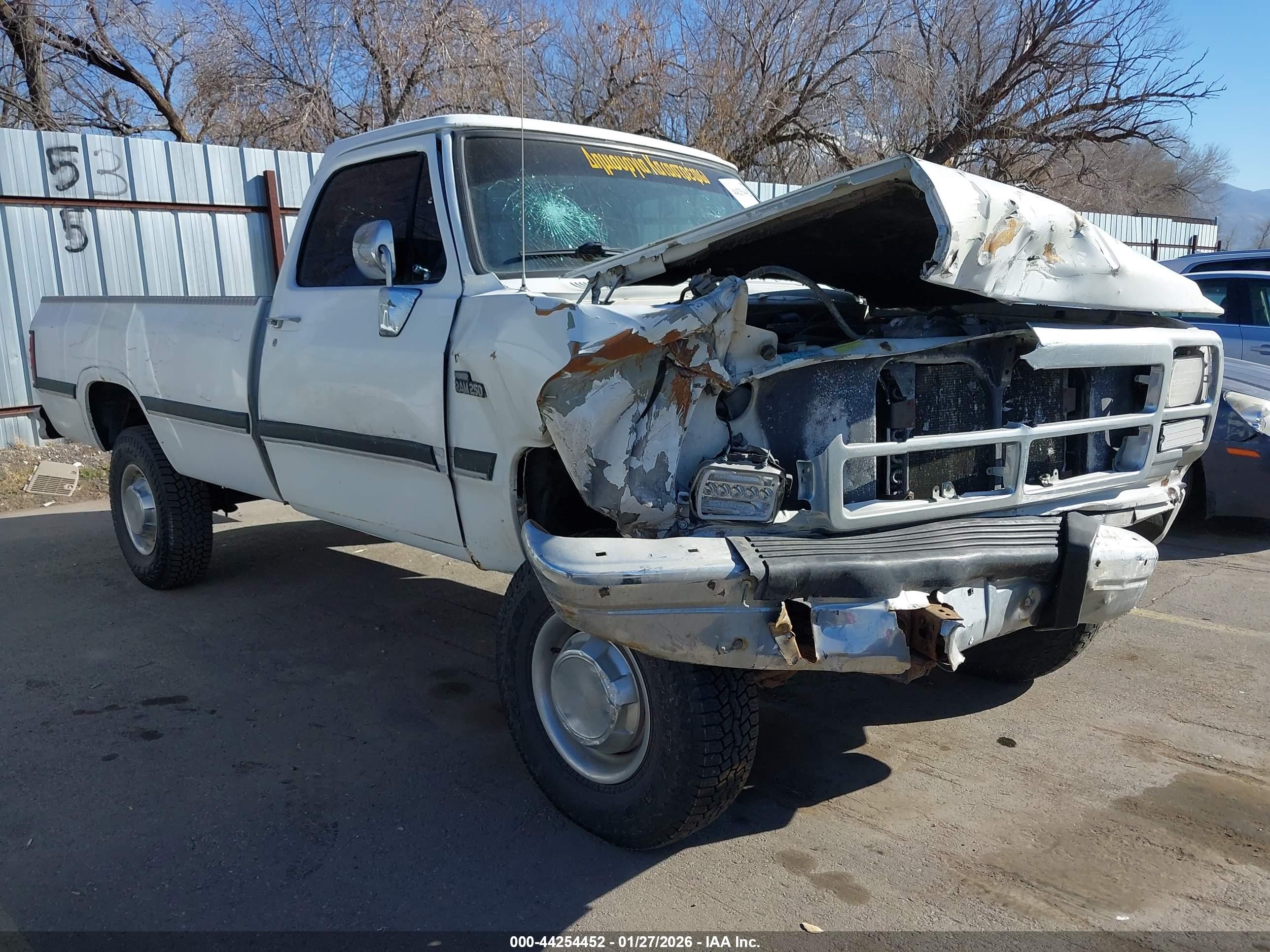 1991 Dodge D/W 250, VIN 1B7KM26ZXMS213384 — Front end