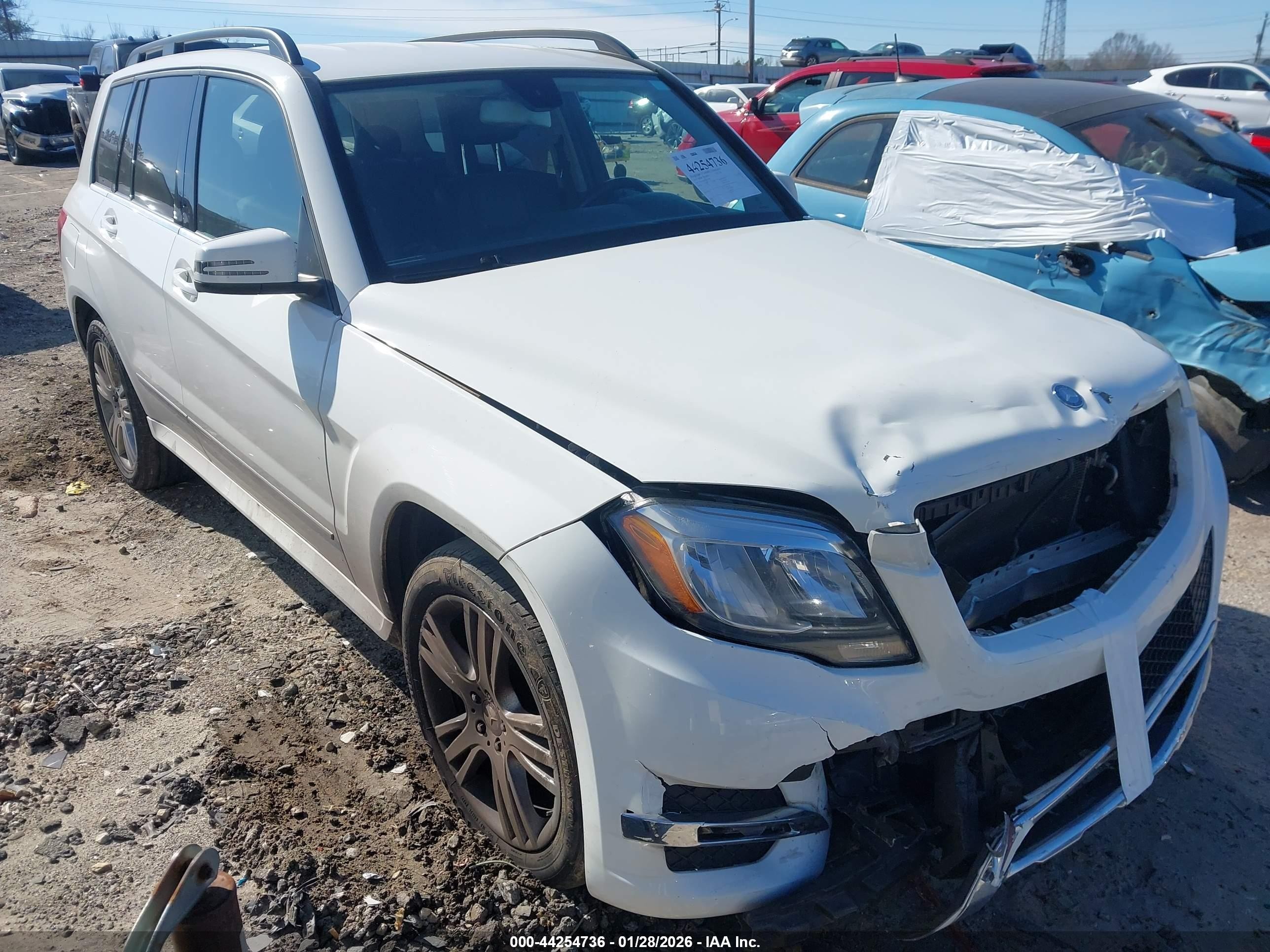 2014 Mercedes-Benz GLK 350, VIN WDCGG5HB0EG267788 — Перед