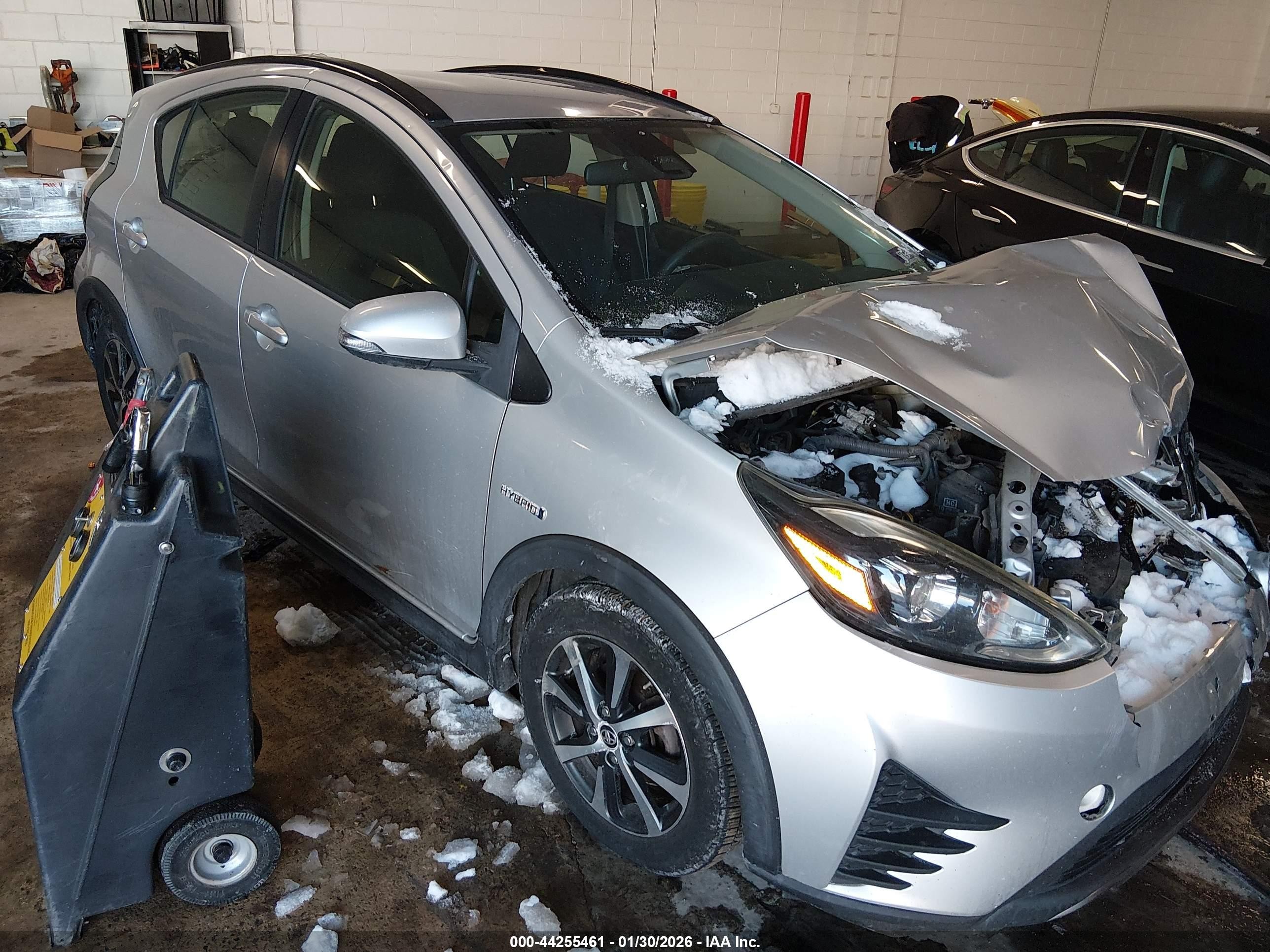 2018 Toyota Prius Two, VIN JTDKDTB36J1602466 — Front end