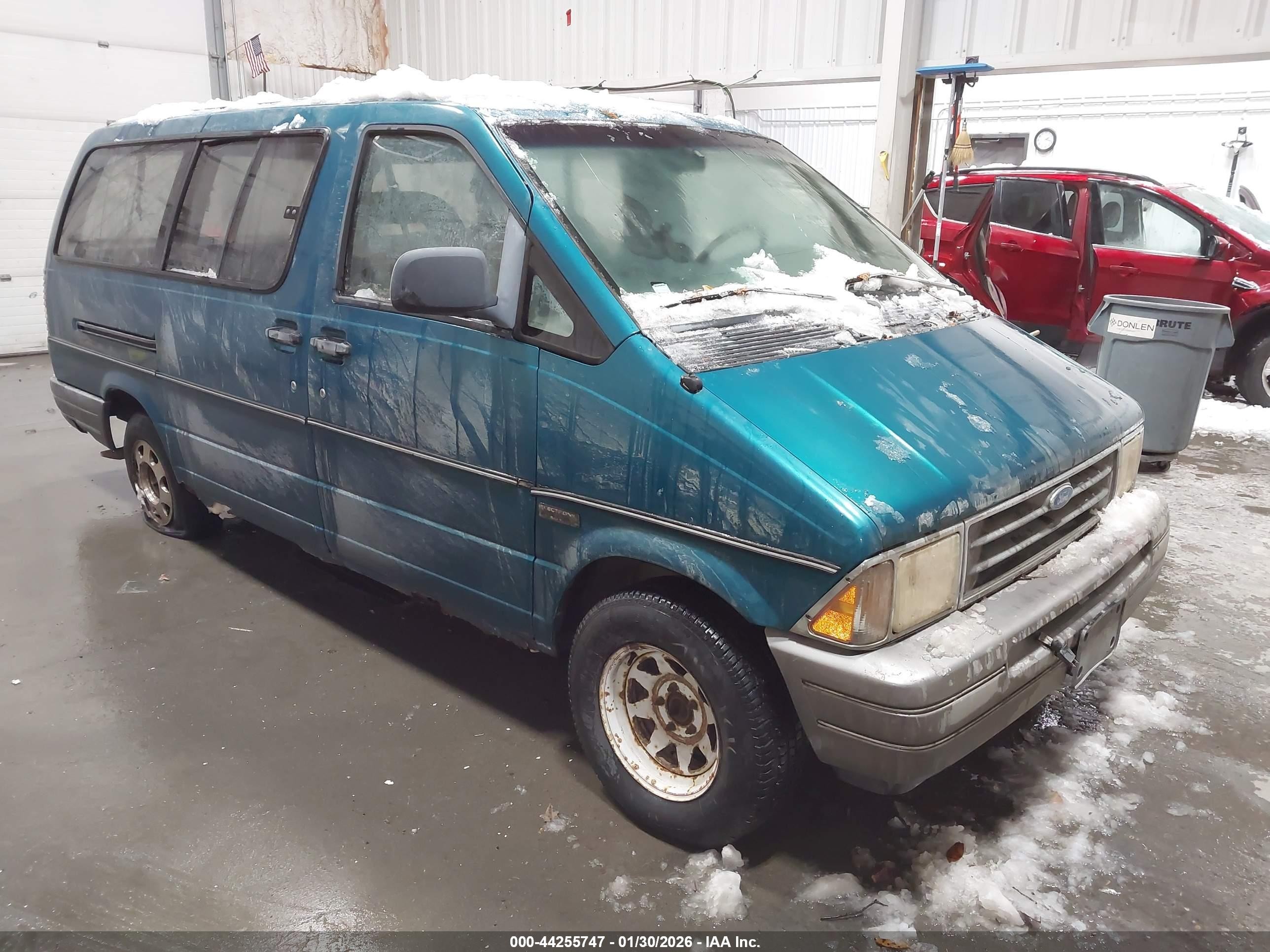 1994 Ford Aerostar Eddie Bauer, VIN 1FMDA41X8RZA26285 — Normal wear