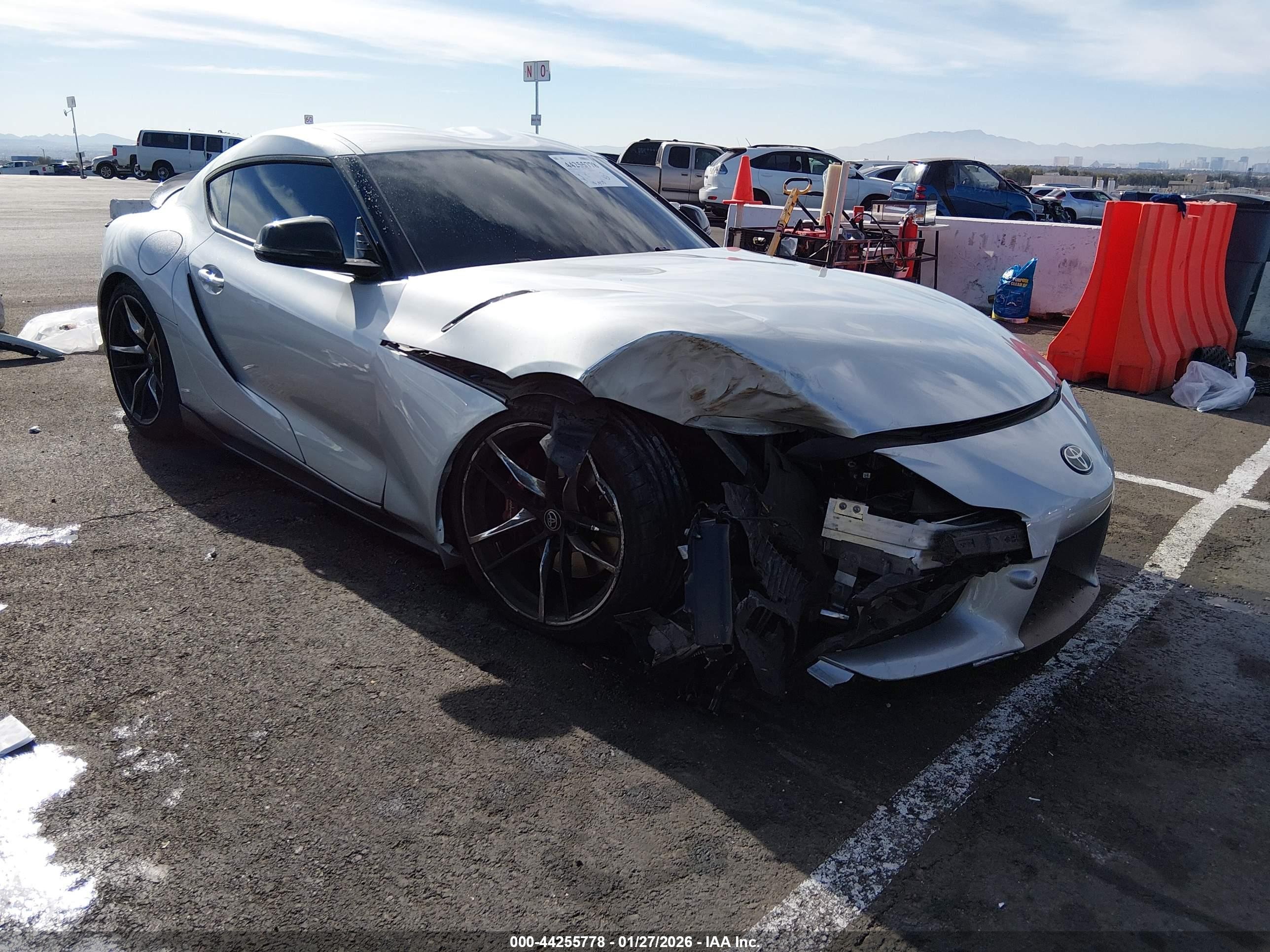 2022 Toyota Supra 3.0, VIN WZ1DB0C0XNW052040 — Front end