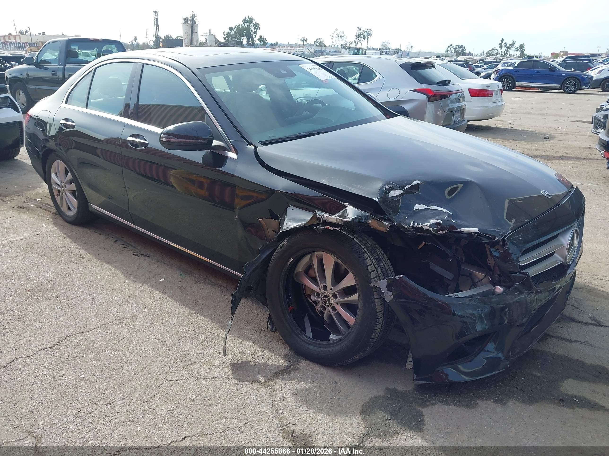 2020 Mercedes-Benz C 300, VIN W1KWF8DB0LR579922 — Фото с аукциона