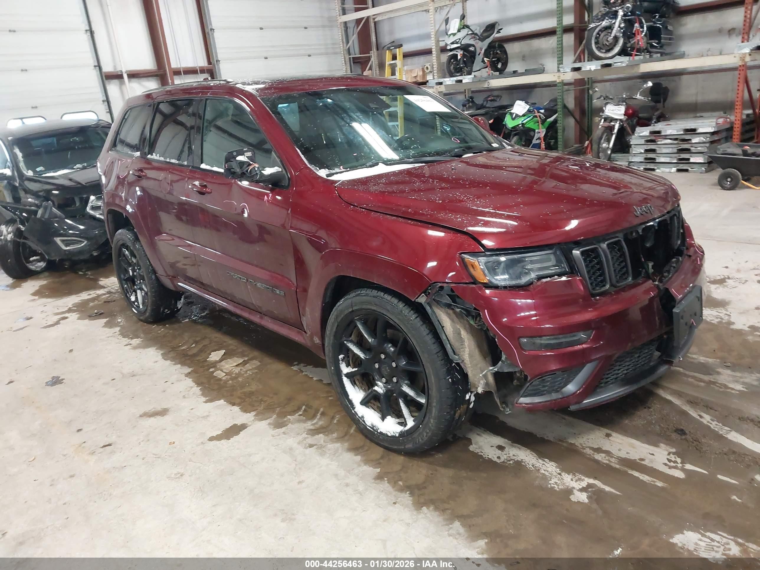 2019 Jeep Grand Cherokee Overland, VIN 1C4RJFCT2KC783238 — Front end